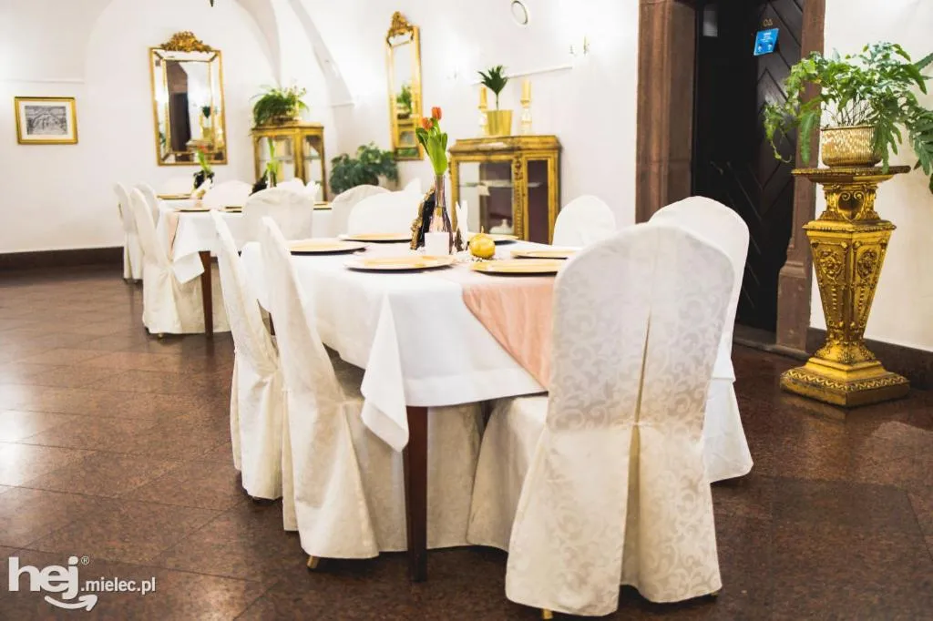 Restaurant/places to eat in Zamek w Baranowie Sandomierskim