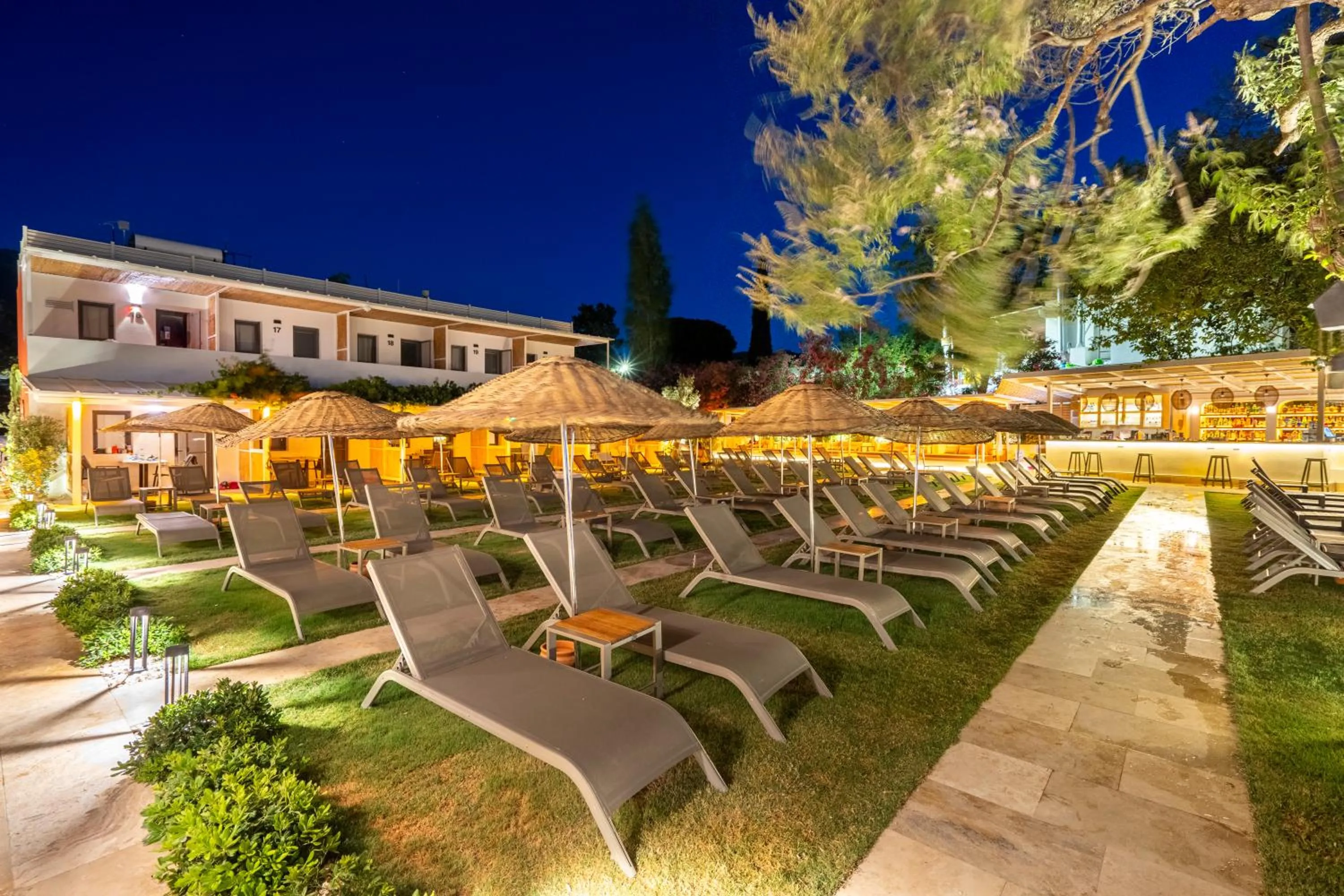 Night in Daphnis Hotel