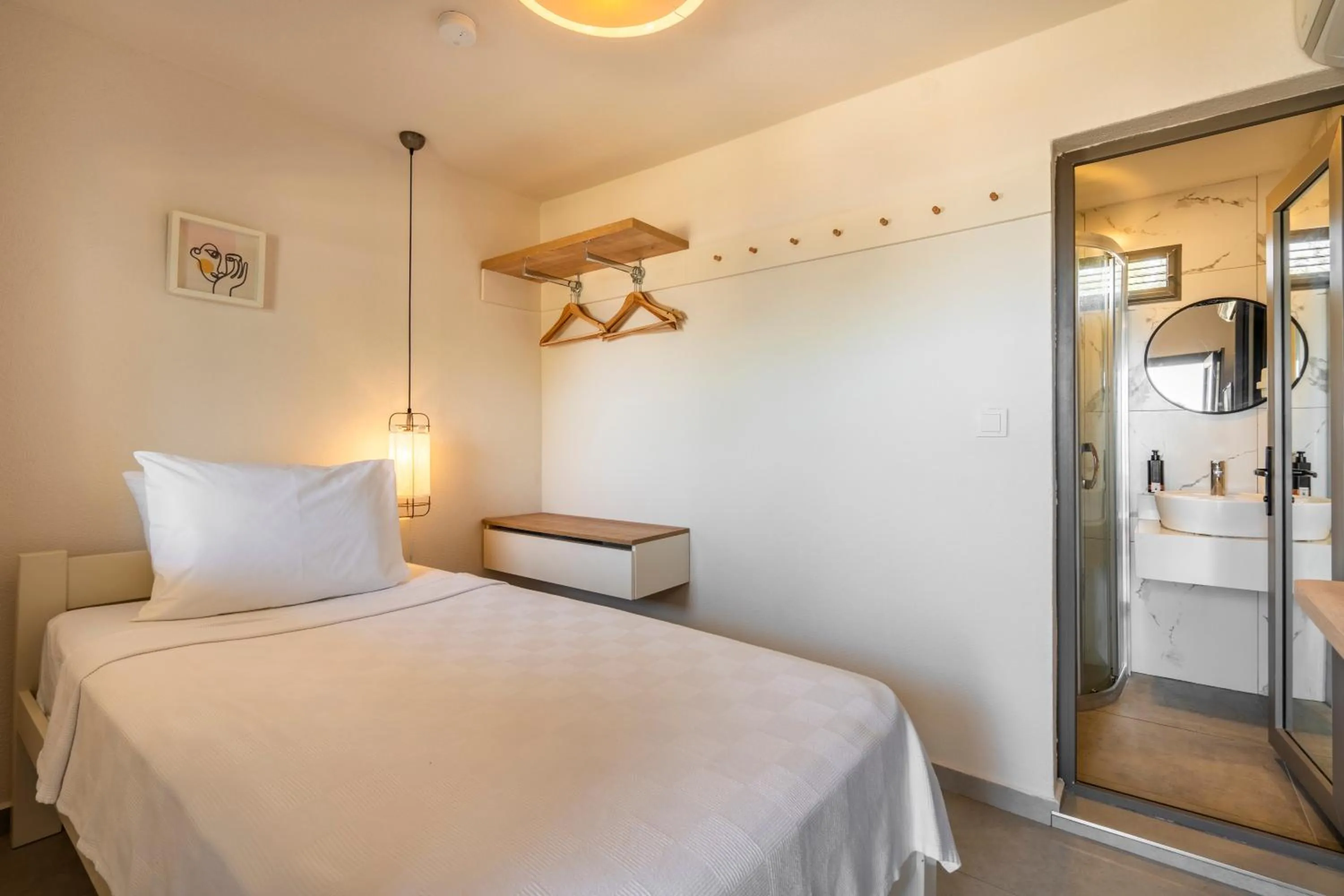 Photo of the whole room, Bed in Daphnis Hotel