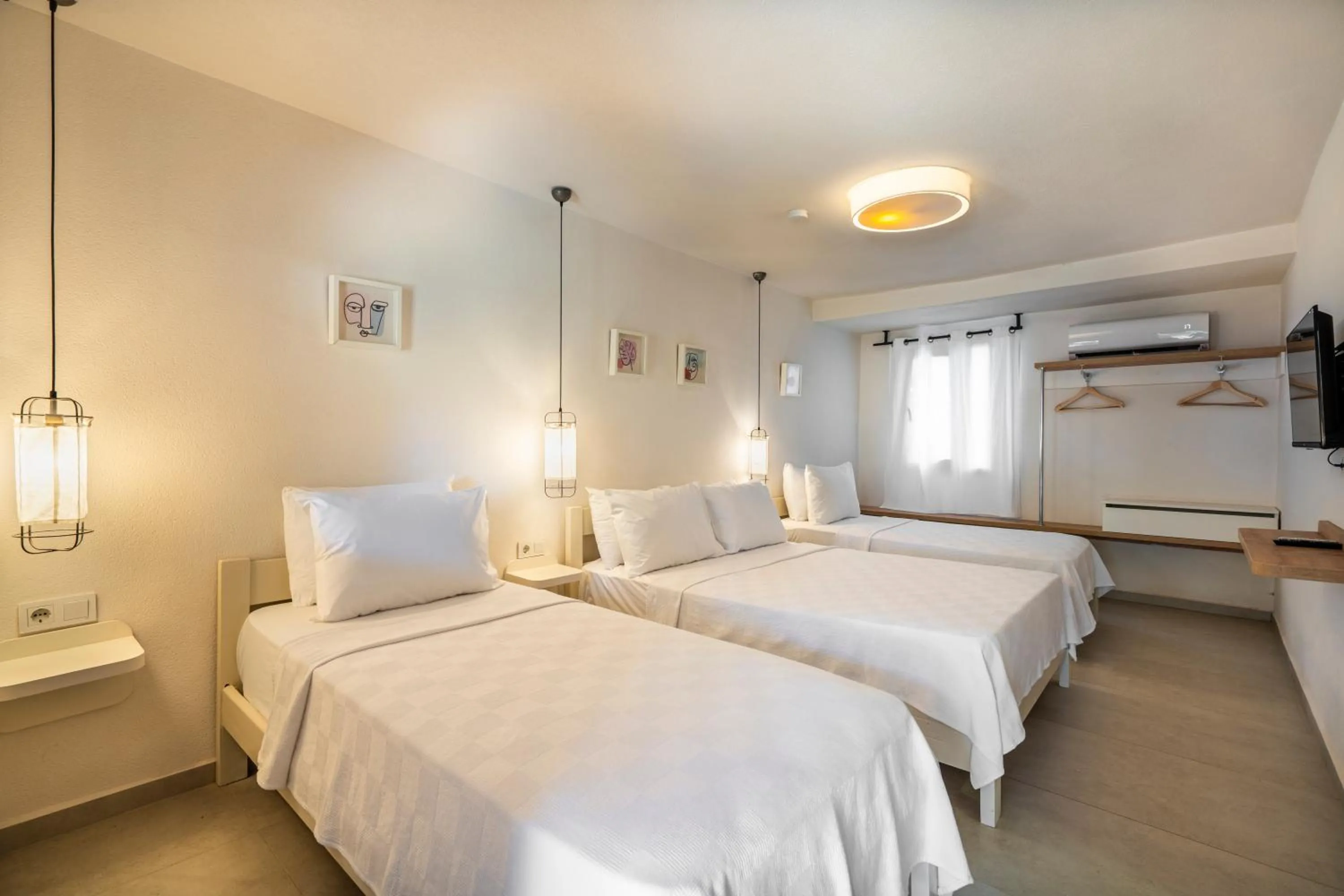 Photo of the whole room, Bed in Daphnis Hotel