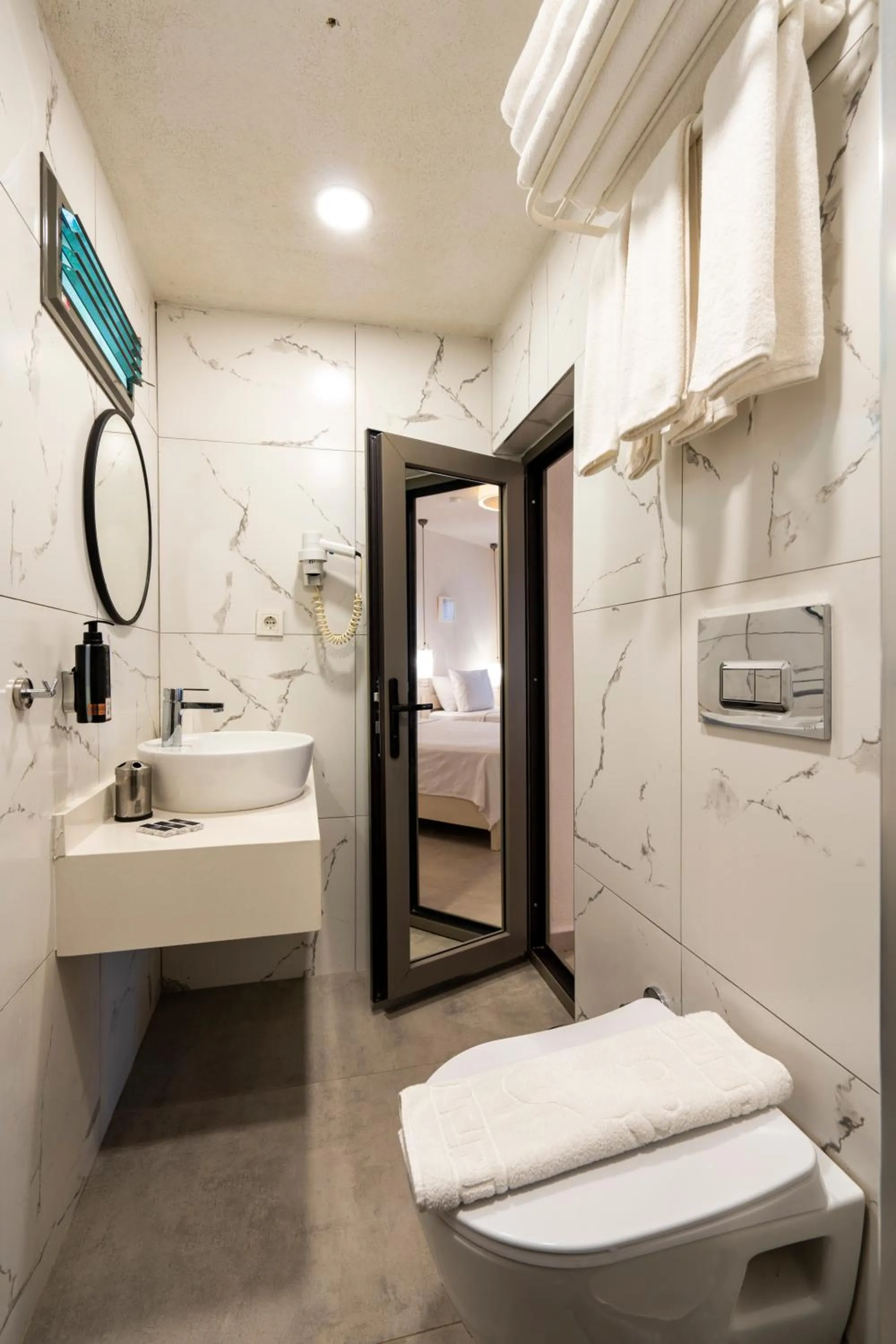 Bathroom in Daphnis Hotel