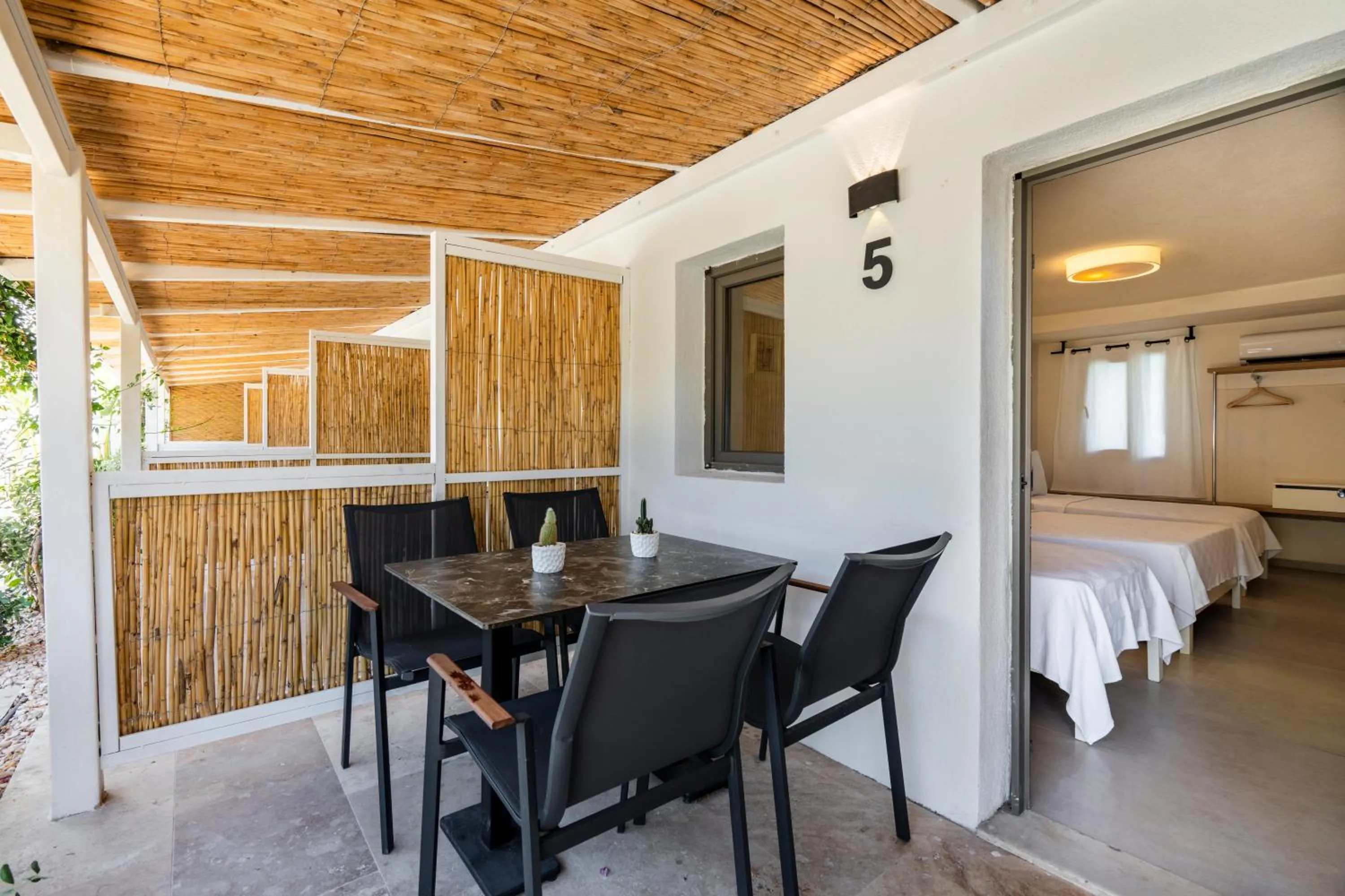 Dining area in Daphnis Hotel