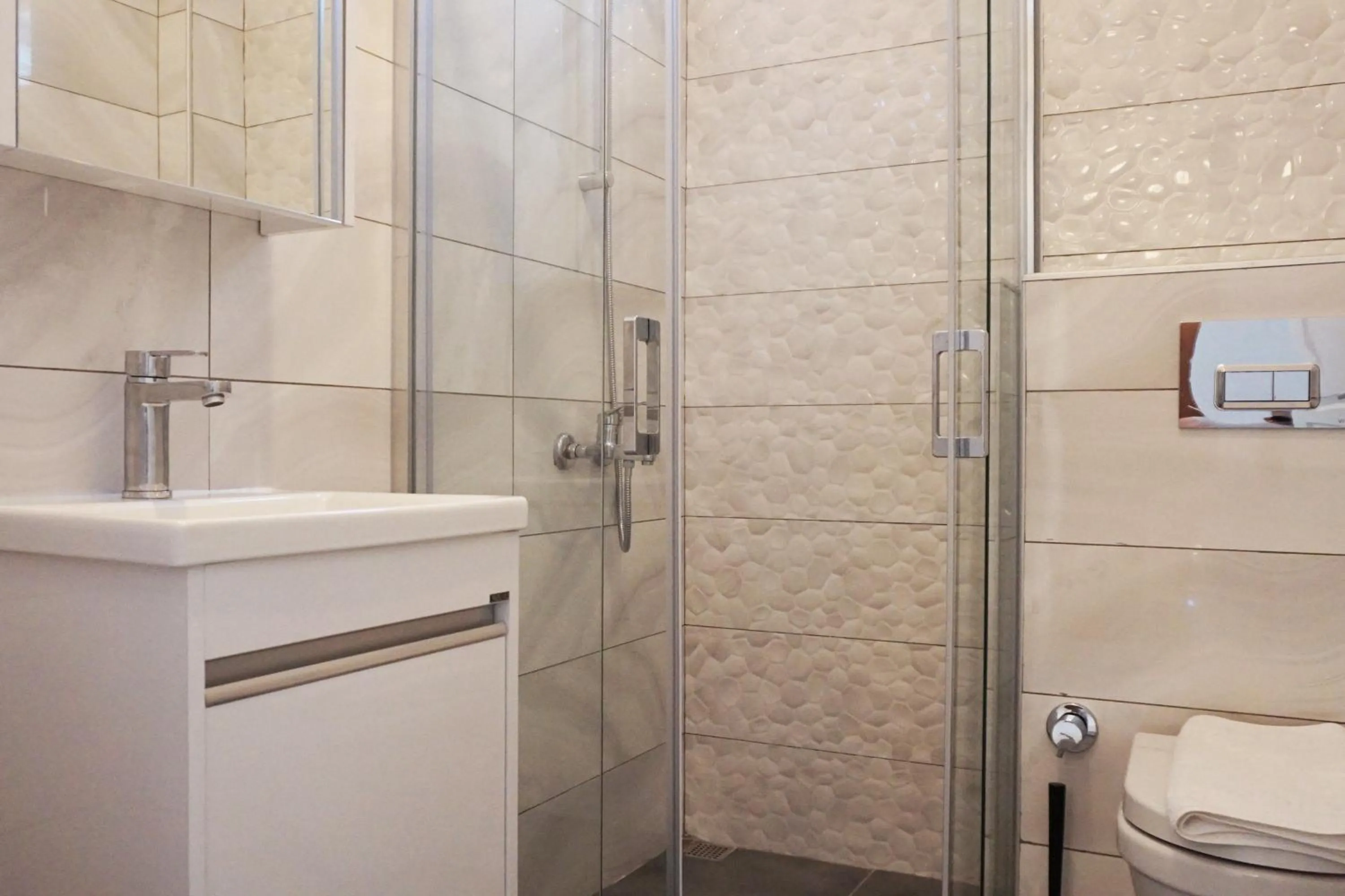 Shower in Daphnis Hotel