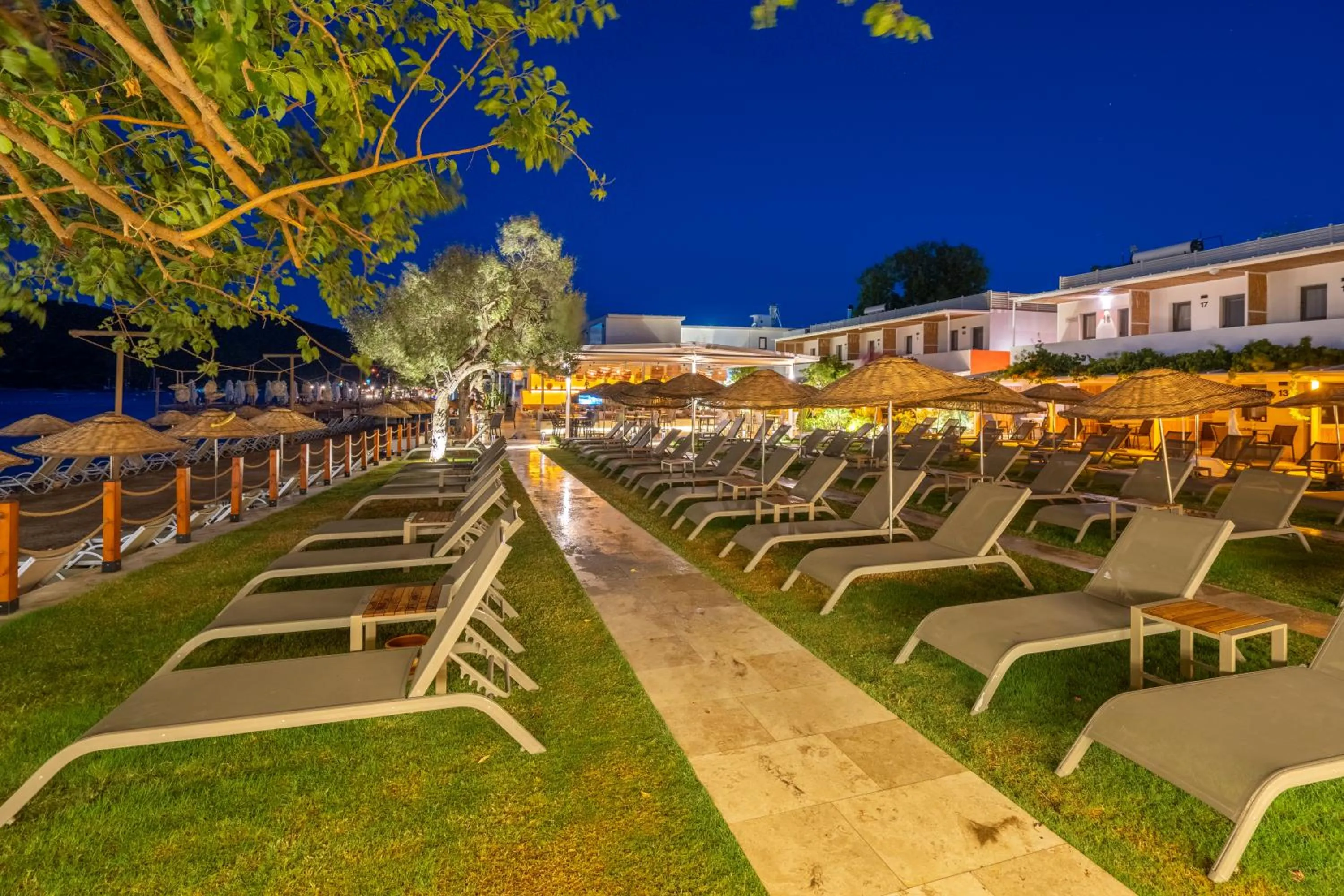 Night in Daphnis Hotel