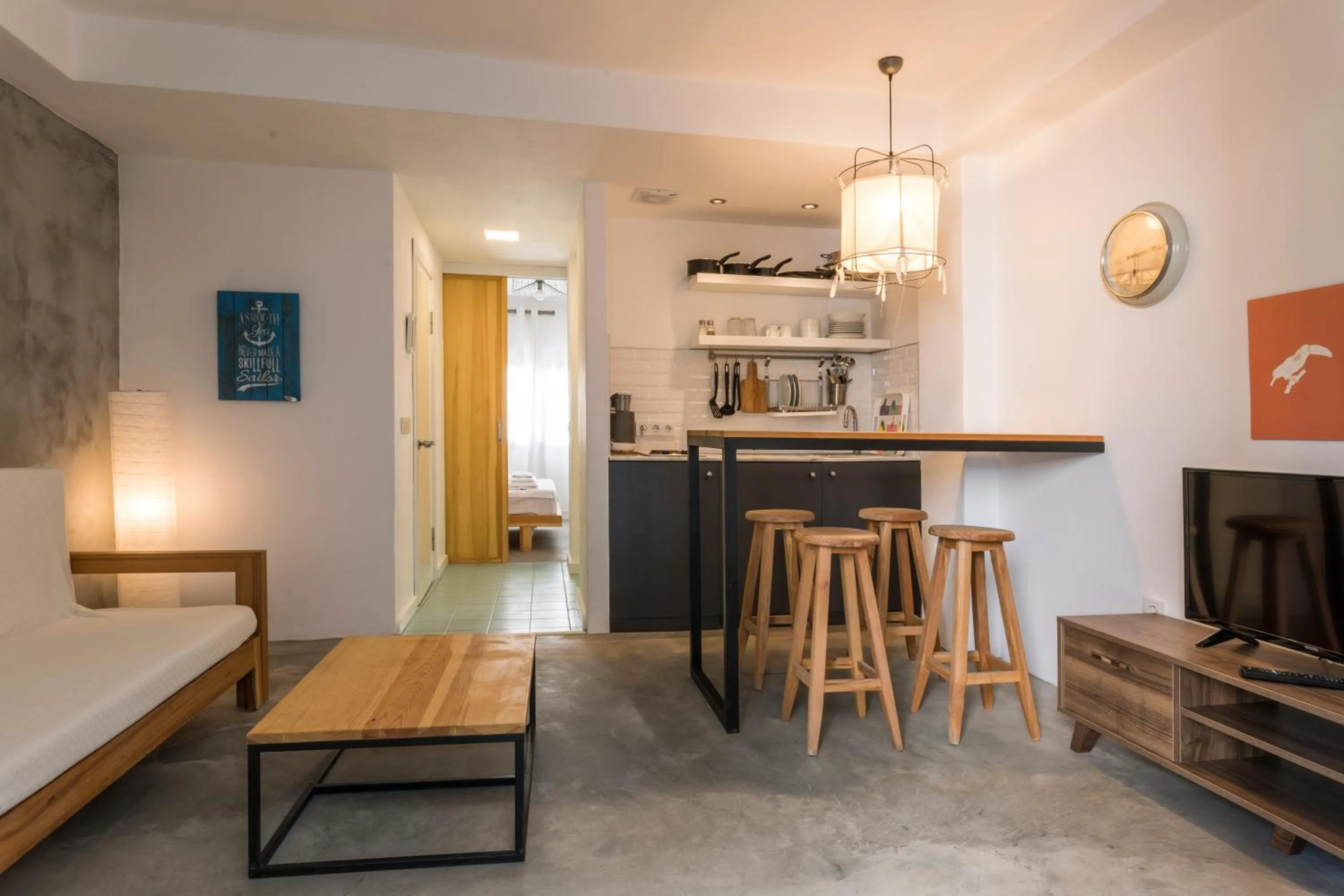 TV and multimedia in Daphnis Hotel