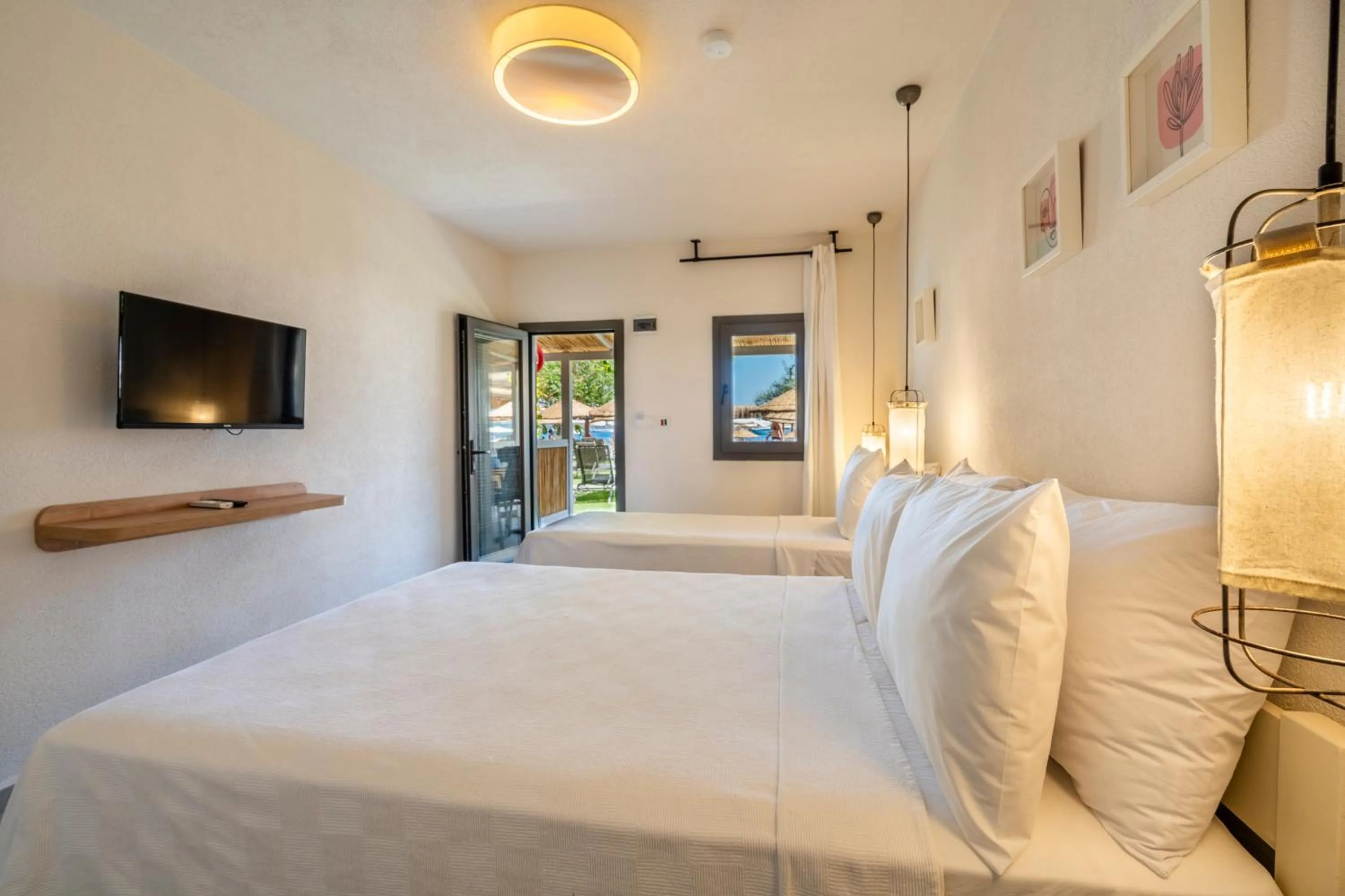 Photo of the whole room, Bed in Daphnis Hotel