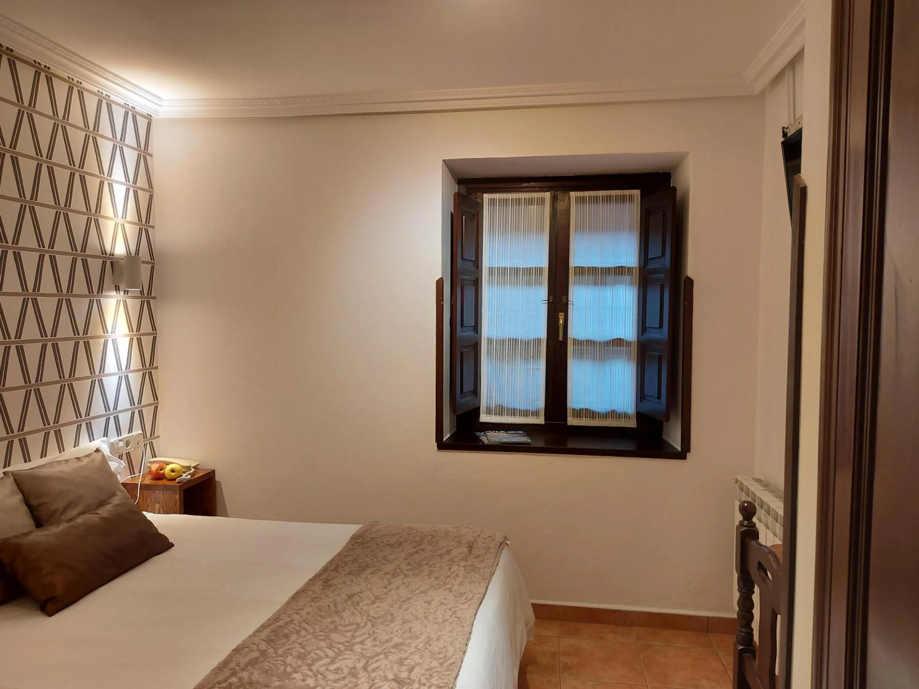 Photo of the whole room, Bed in Hotel Rural Entremontes