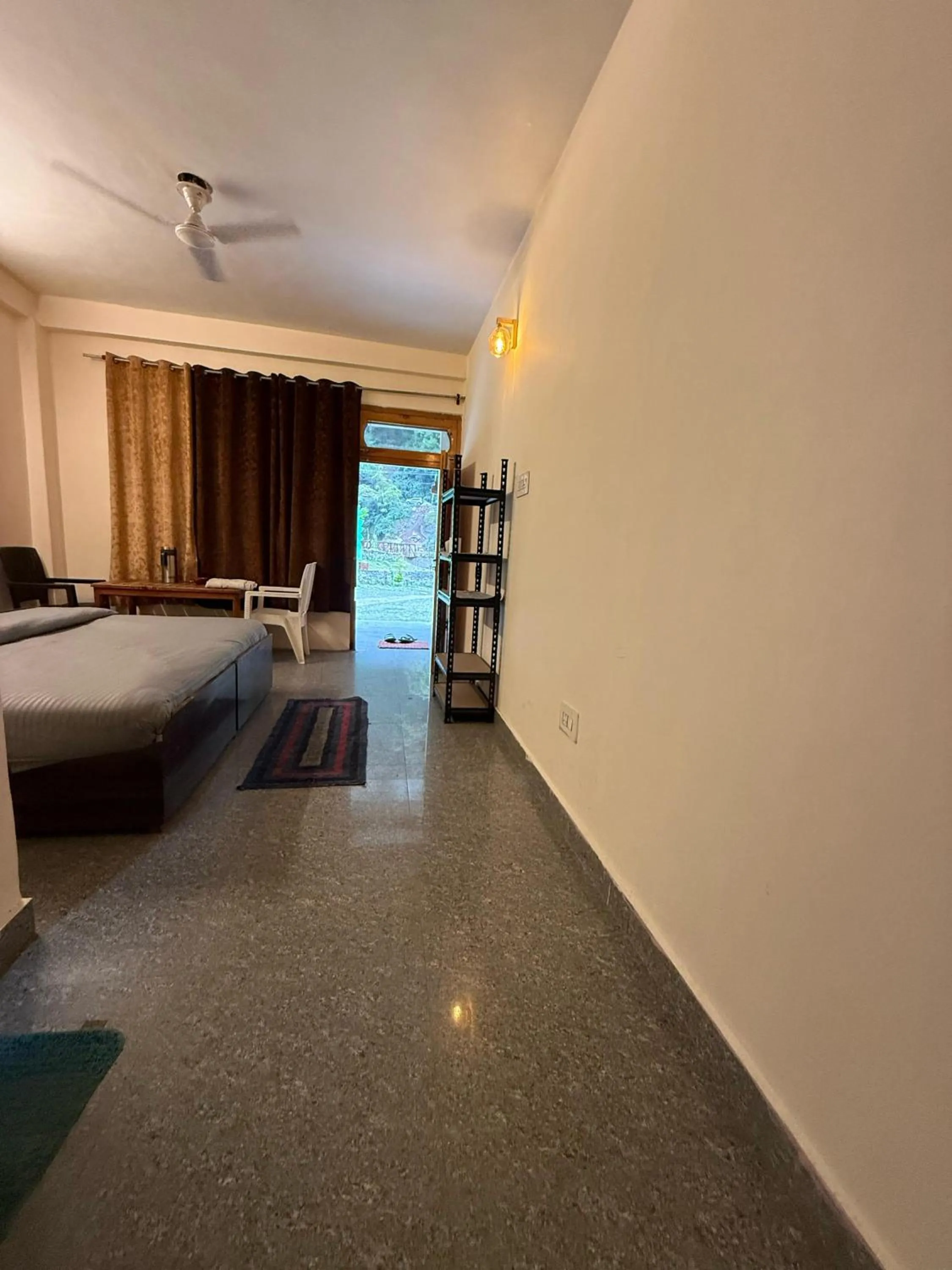 Bedroom, Bed in Flipsyde Retreat