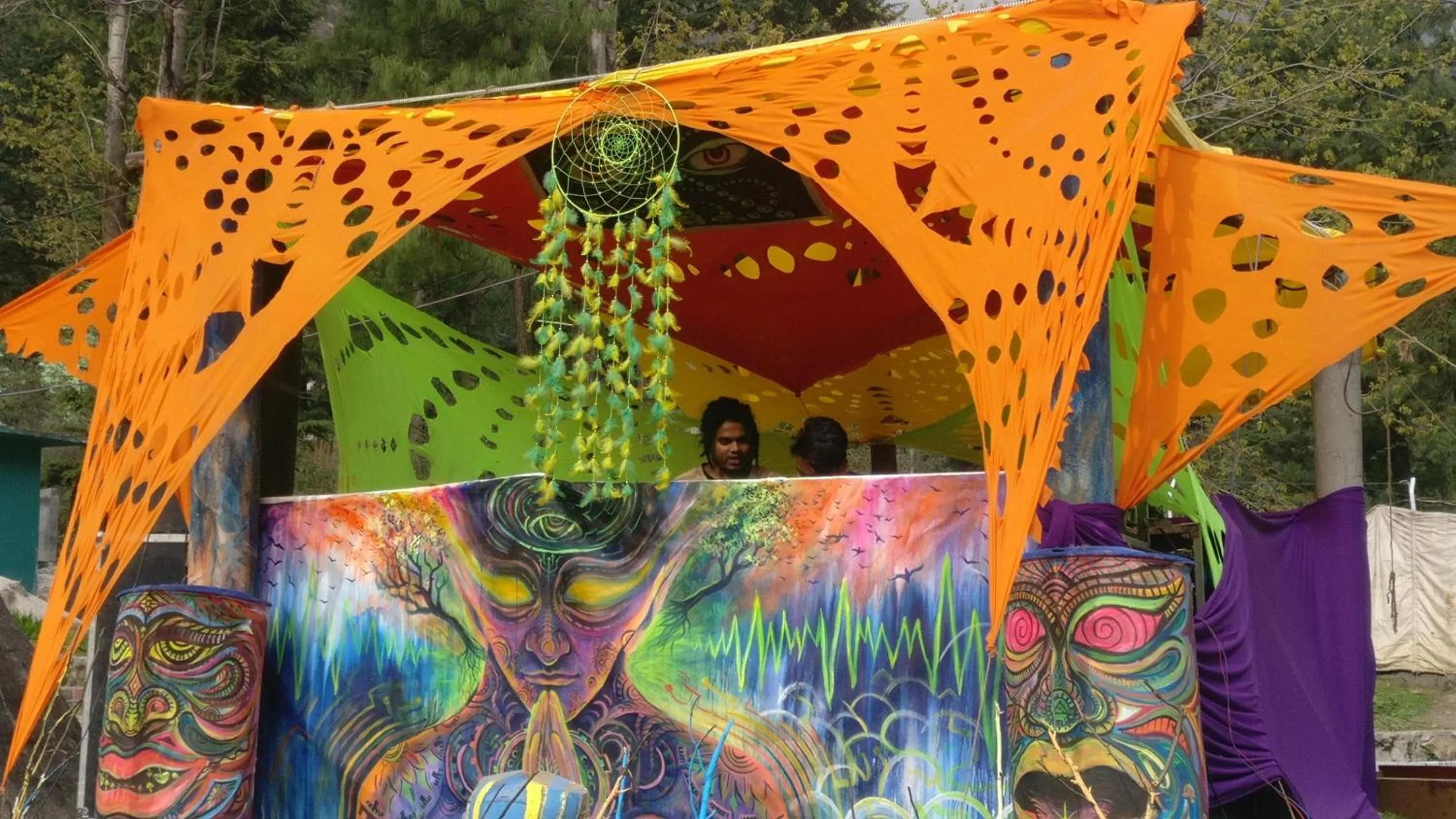 Entertainment in Flipsyde Retreat