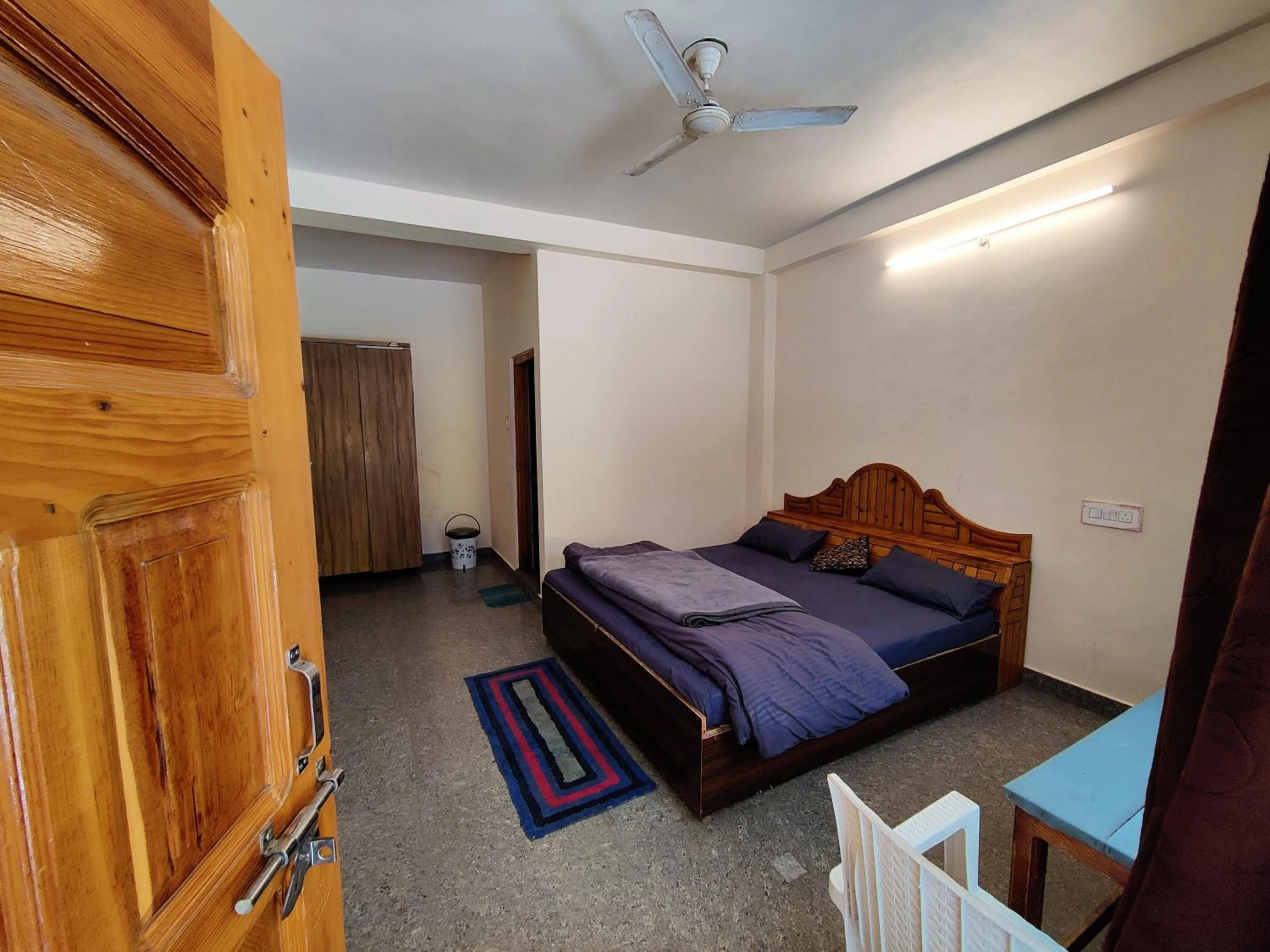 Bedroom, Bed in Flipsyde Retreat
