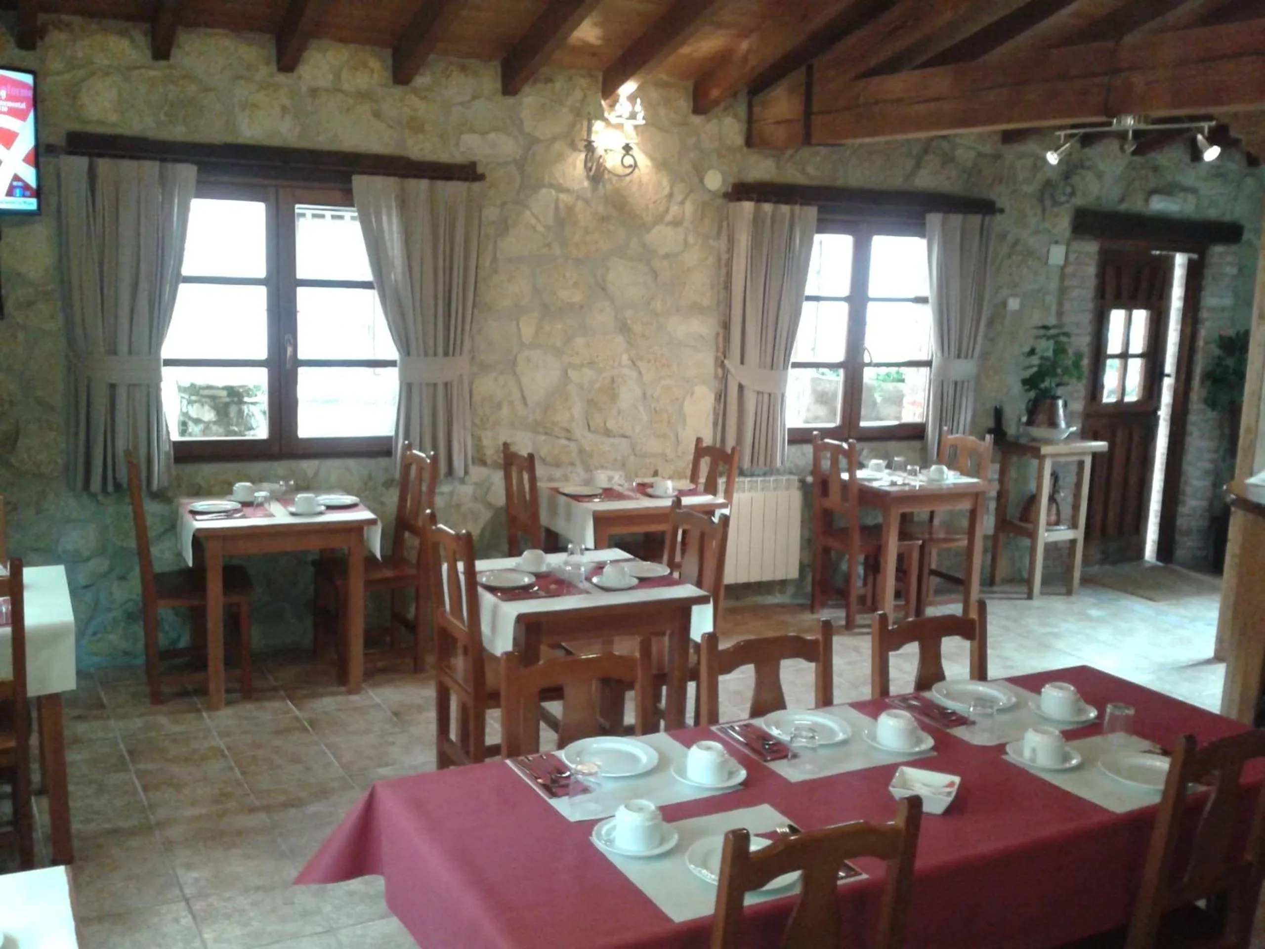 Restaurant/places to eat in Hotel Rural El Espino