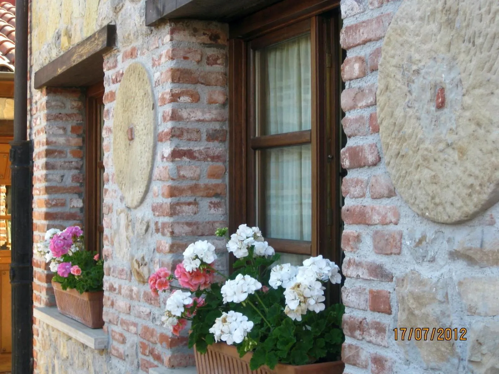 Facade/entrance in Hotel Rural El Espino
