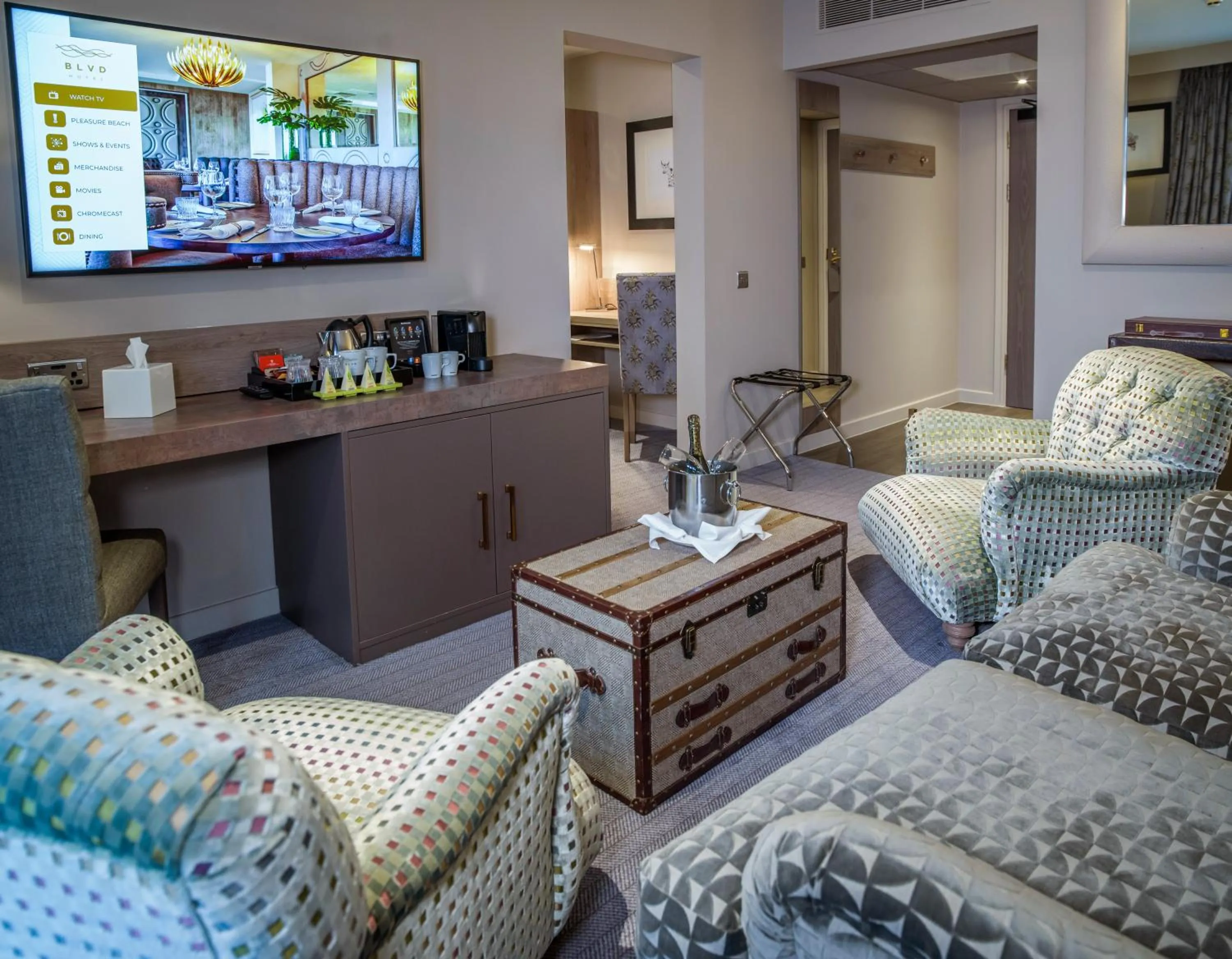 TV and multimedia in Boulevard Hotel