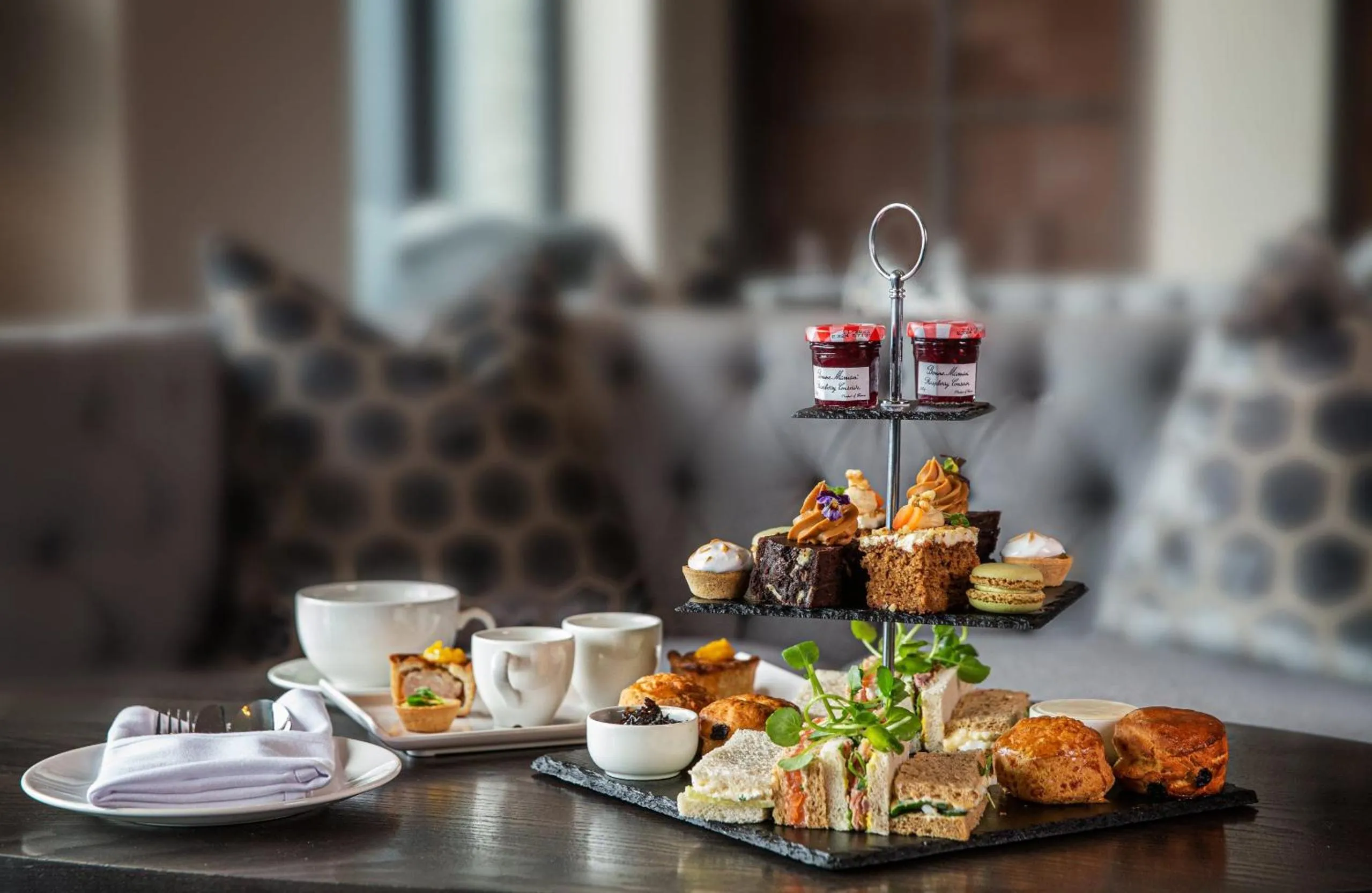 Food and drinks in Boulevard Hotel