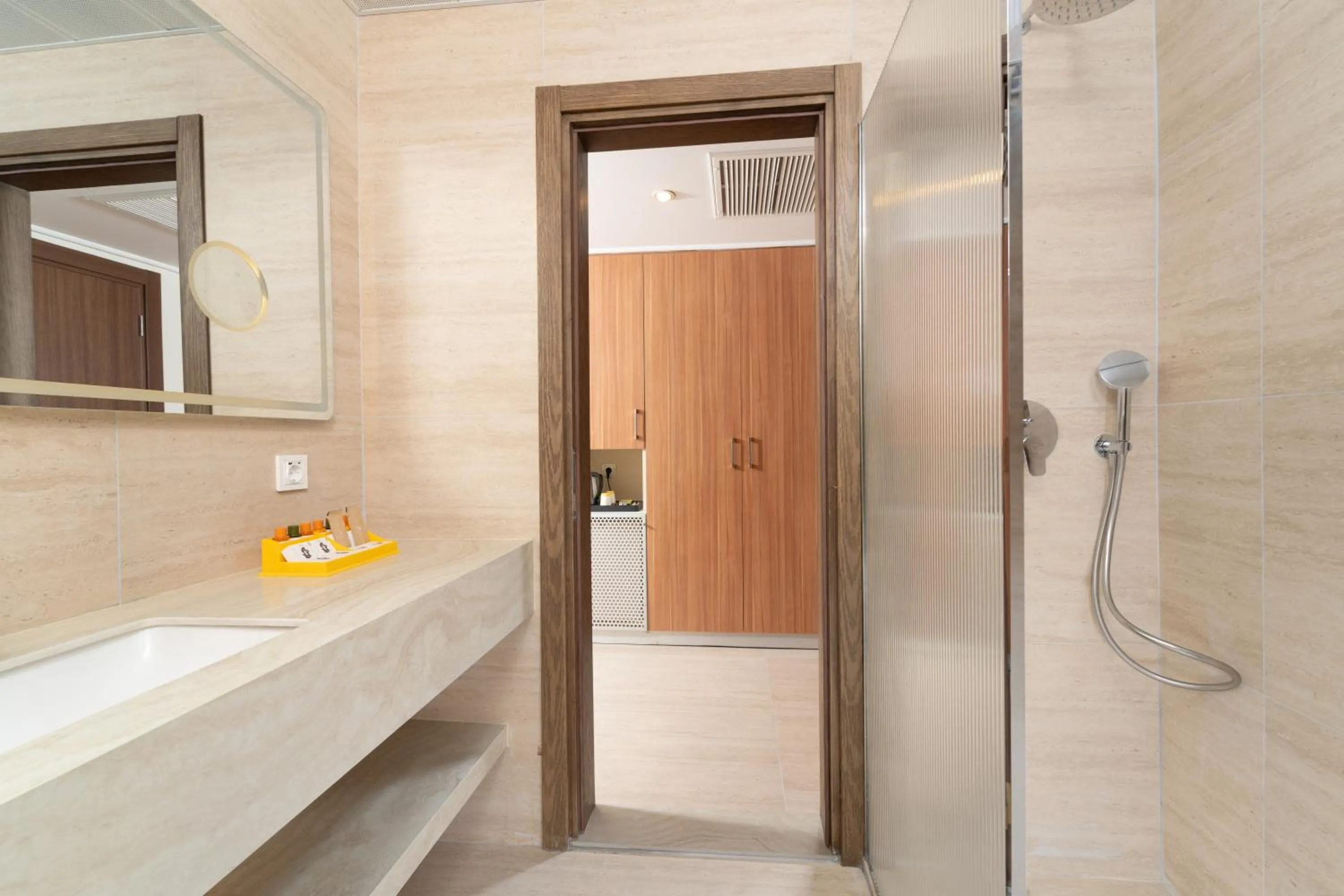 Shower in Sundia By Liberty Suncity