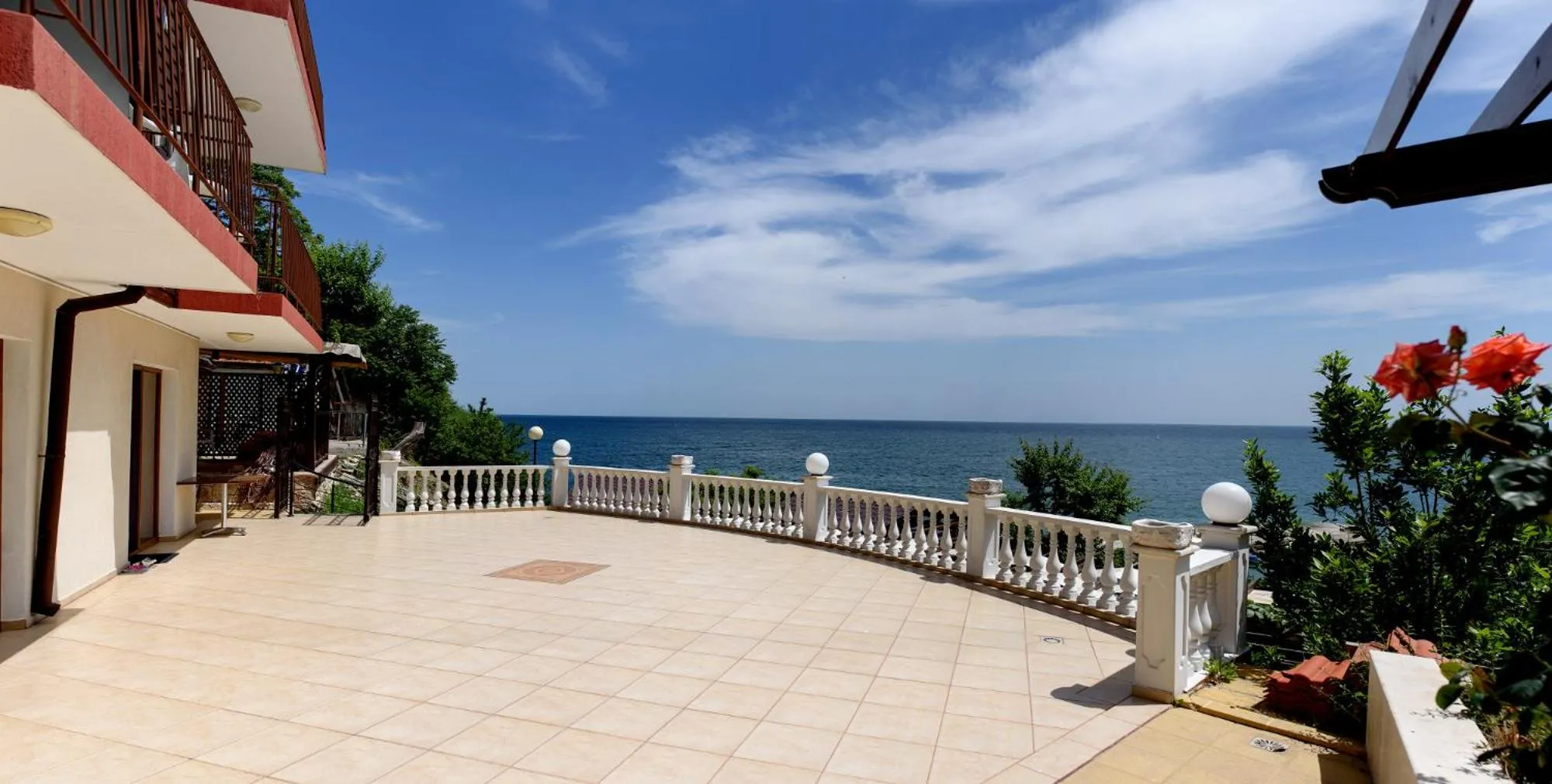 Guest House Ianis Paradise
