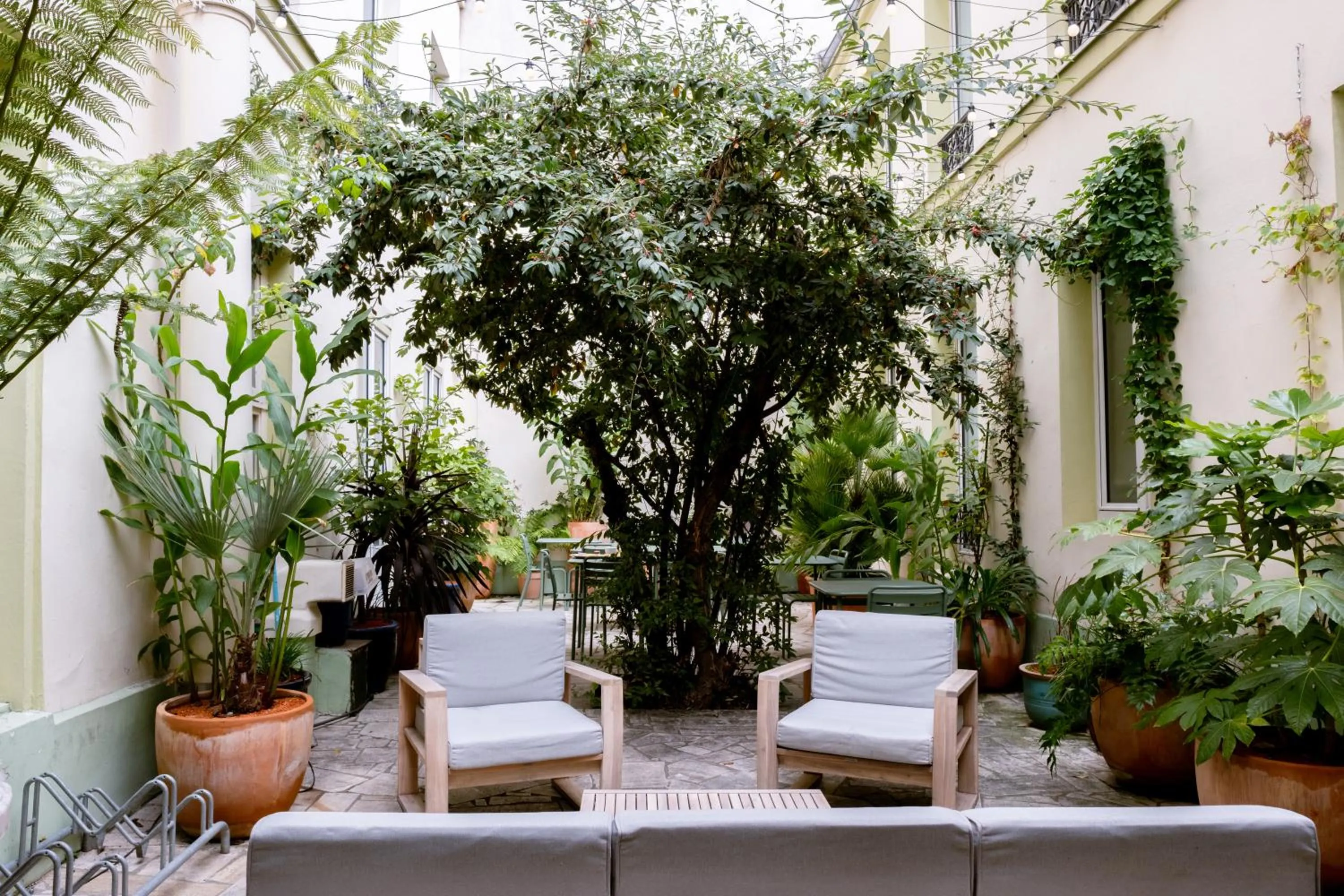 Garden view in Kyriad Paris 10 - Canal Saint Martin - République