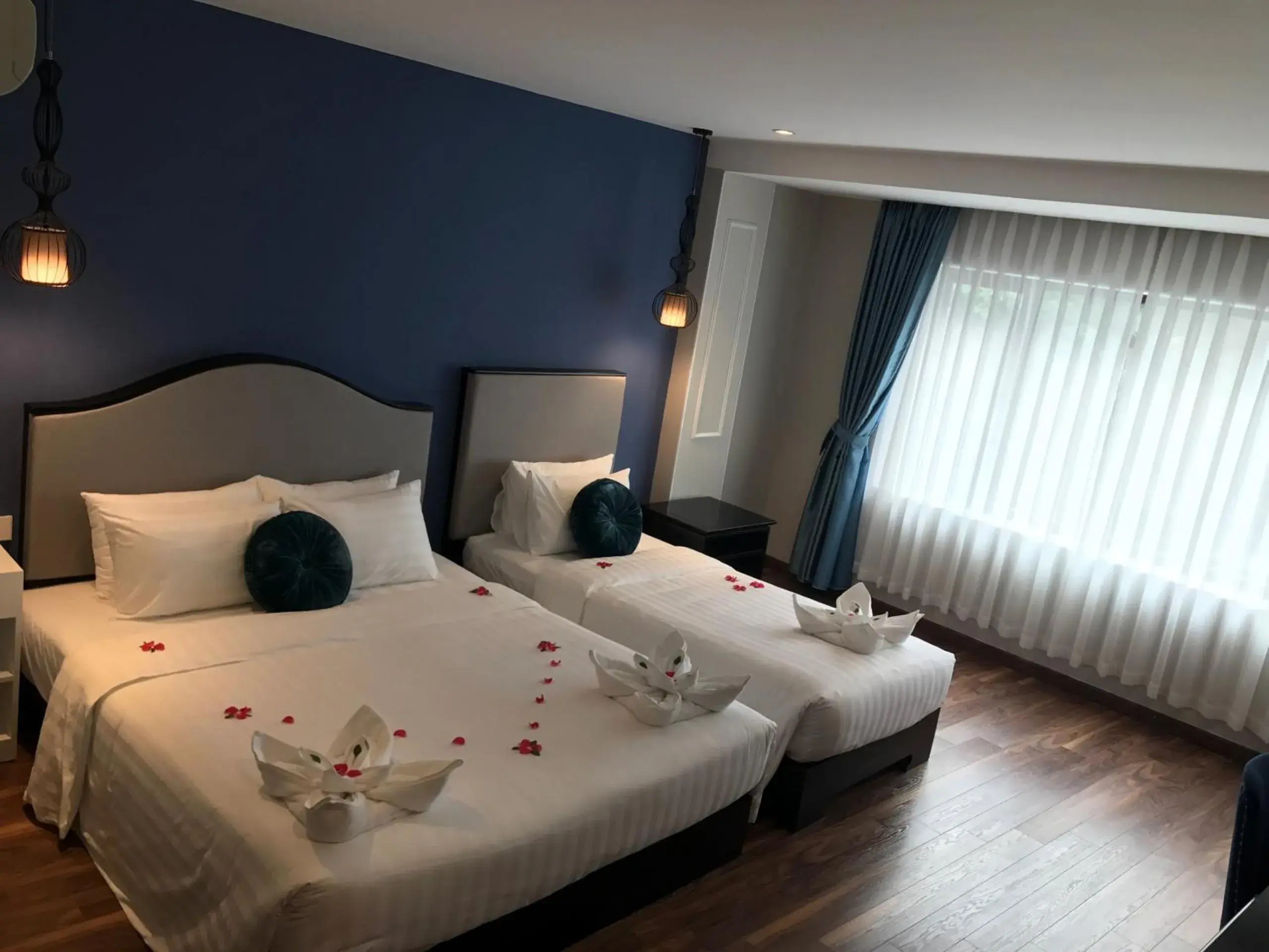 Bedroom, Bed in Hanoi La Castela Hotel Bedroom, Bed in Hanoi La Castela Hotel