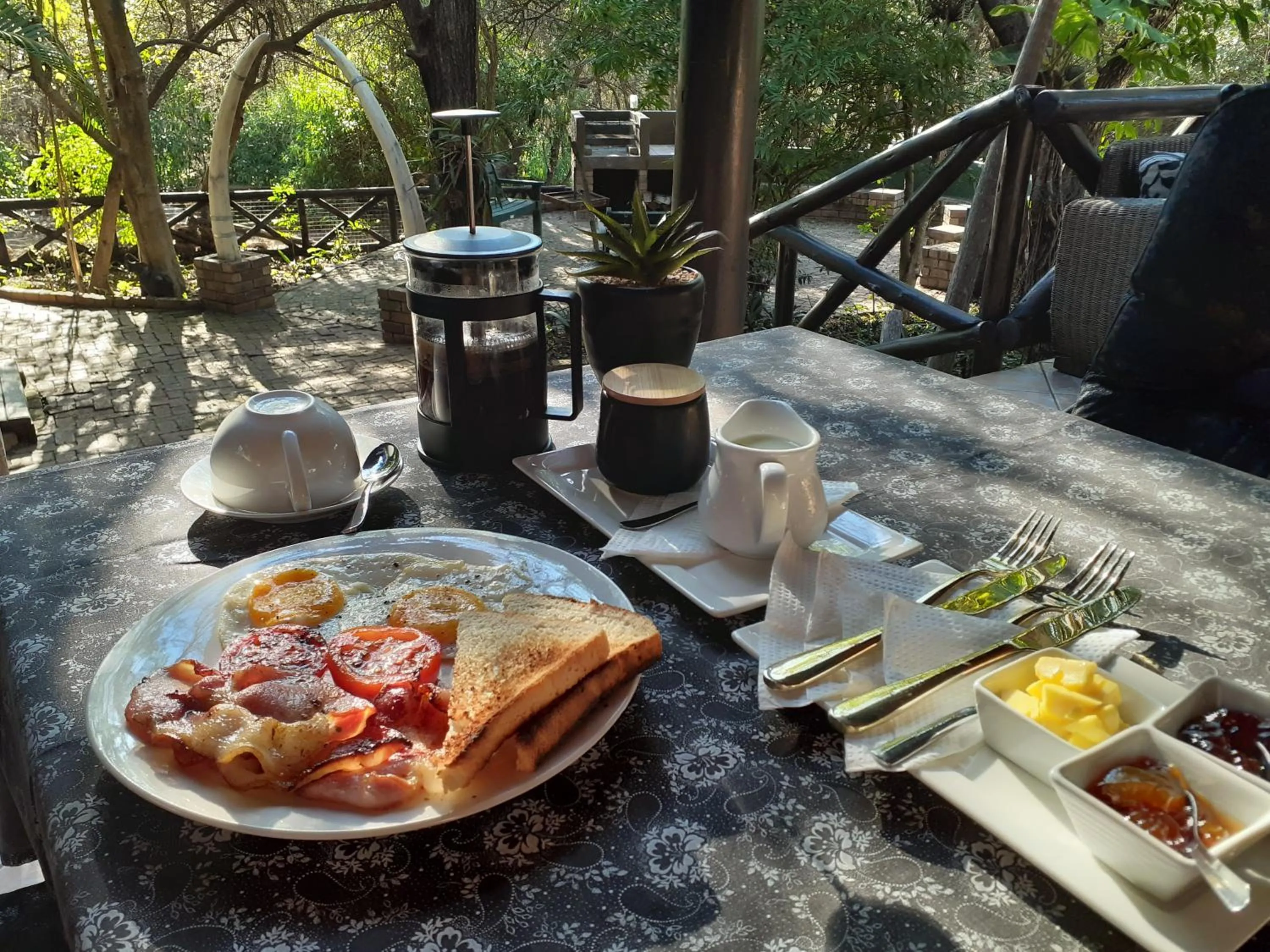 Restaurant/places to eat in HomeBase Kruger