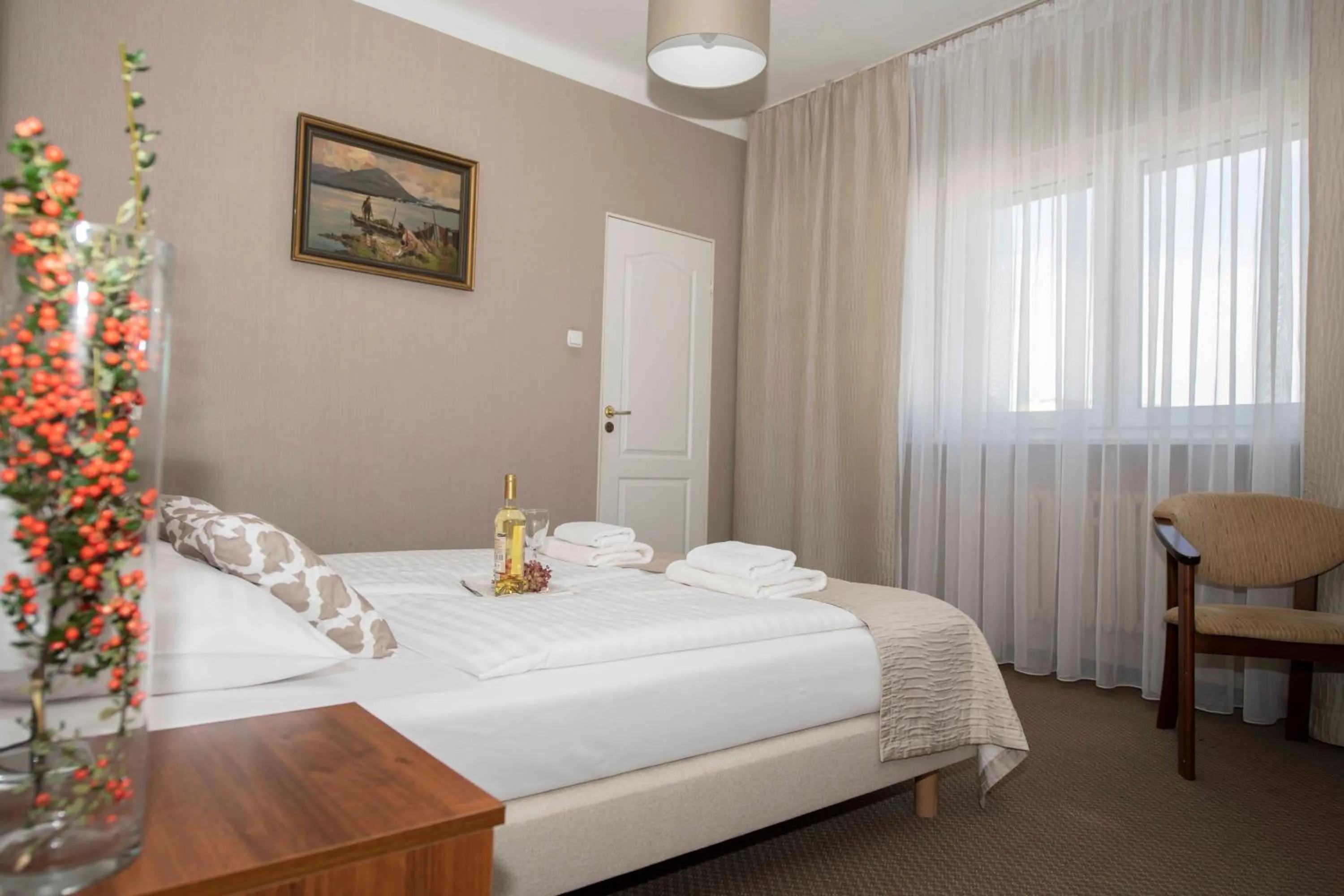 Seating area, Bed in Hotel Polonia