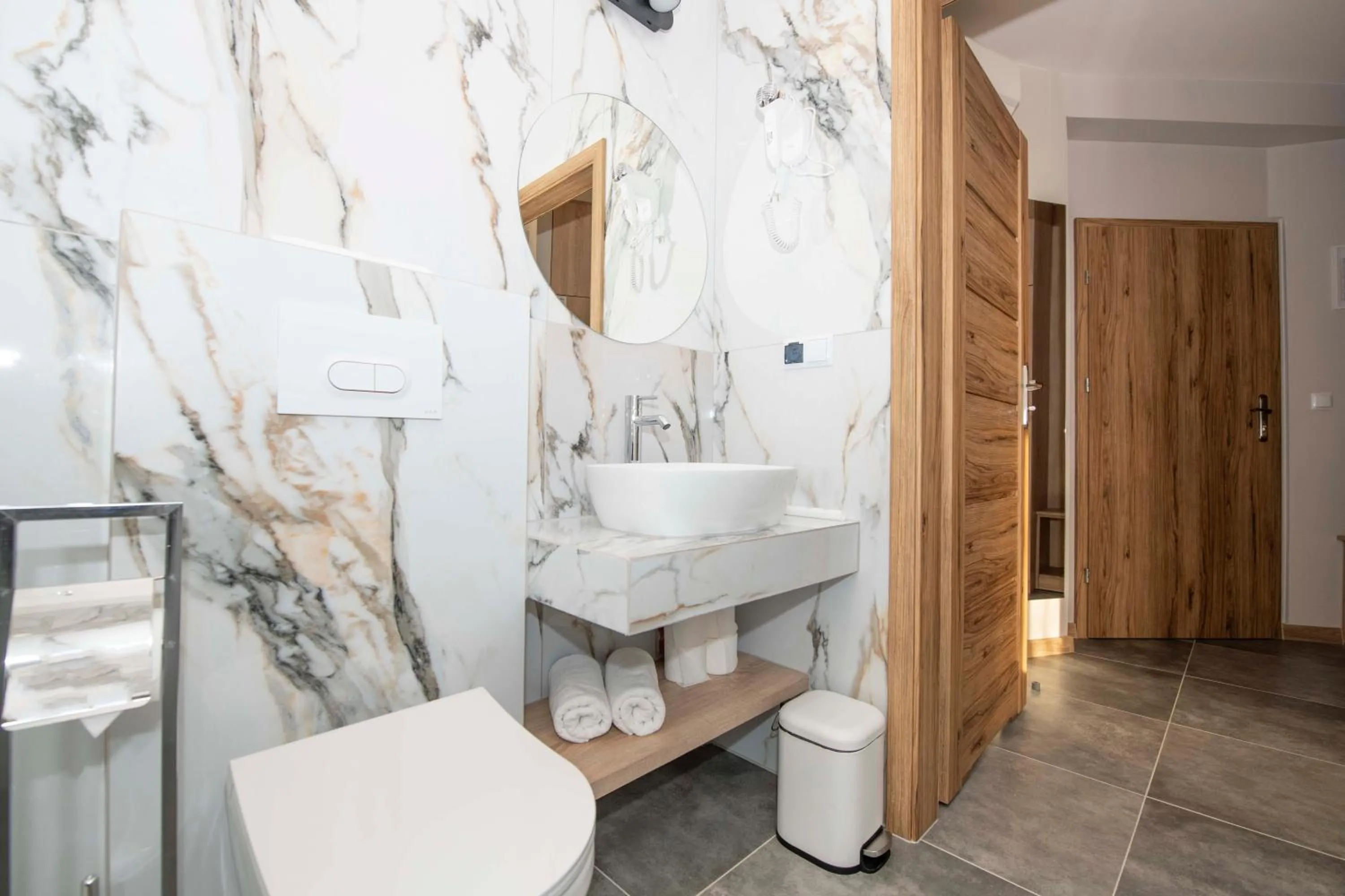 Shower in Hotel Polonia