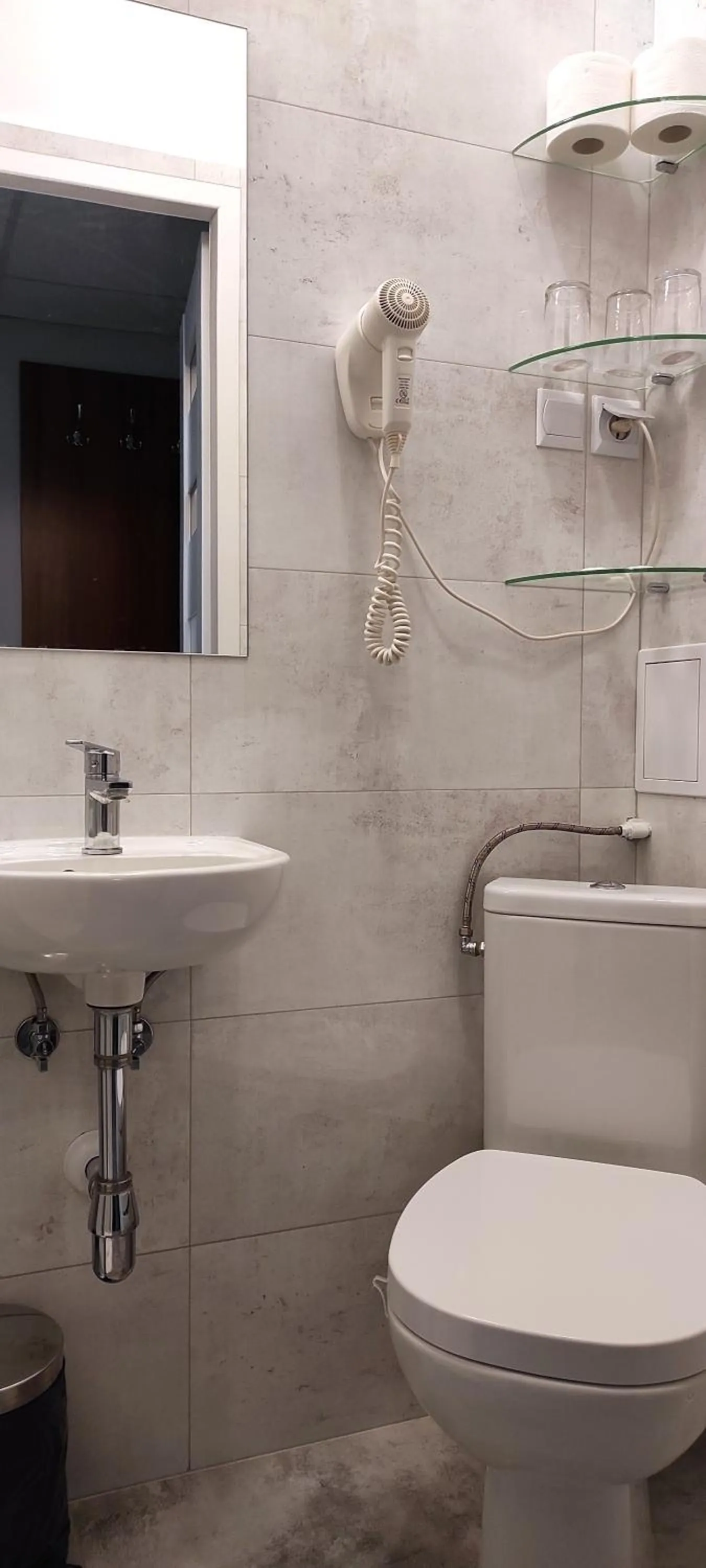 Toilet in Hotel Polonia