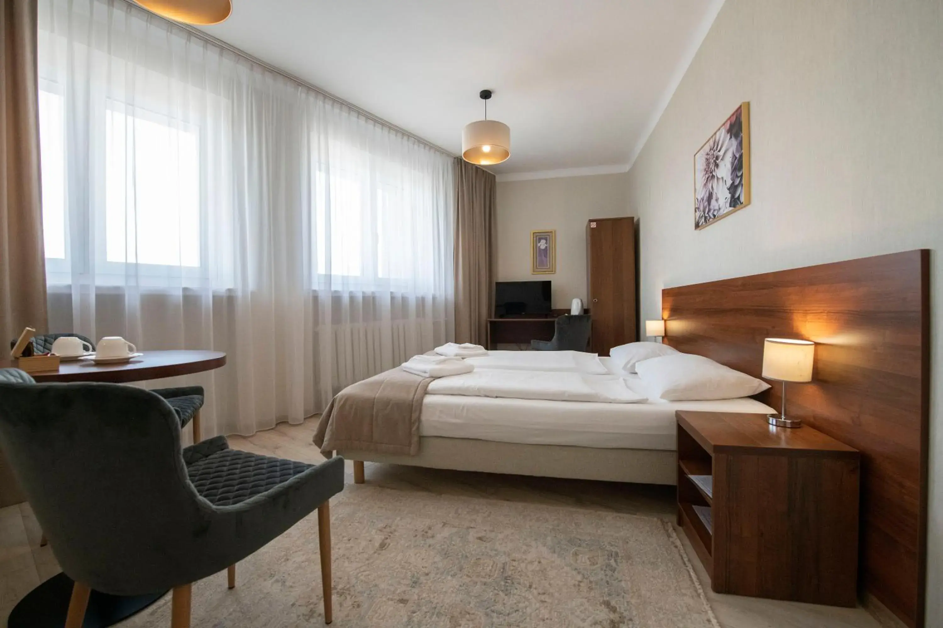 Standard King Room in Hotel Polonia Standard King Room in Hotel Polonia