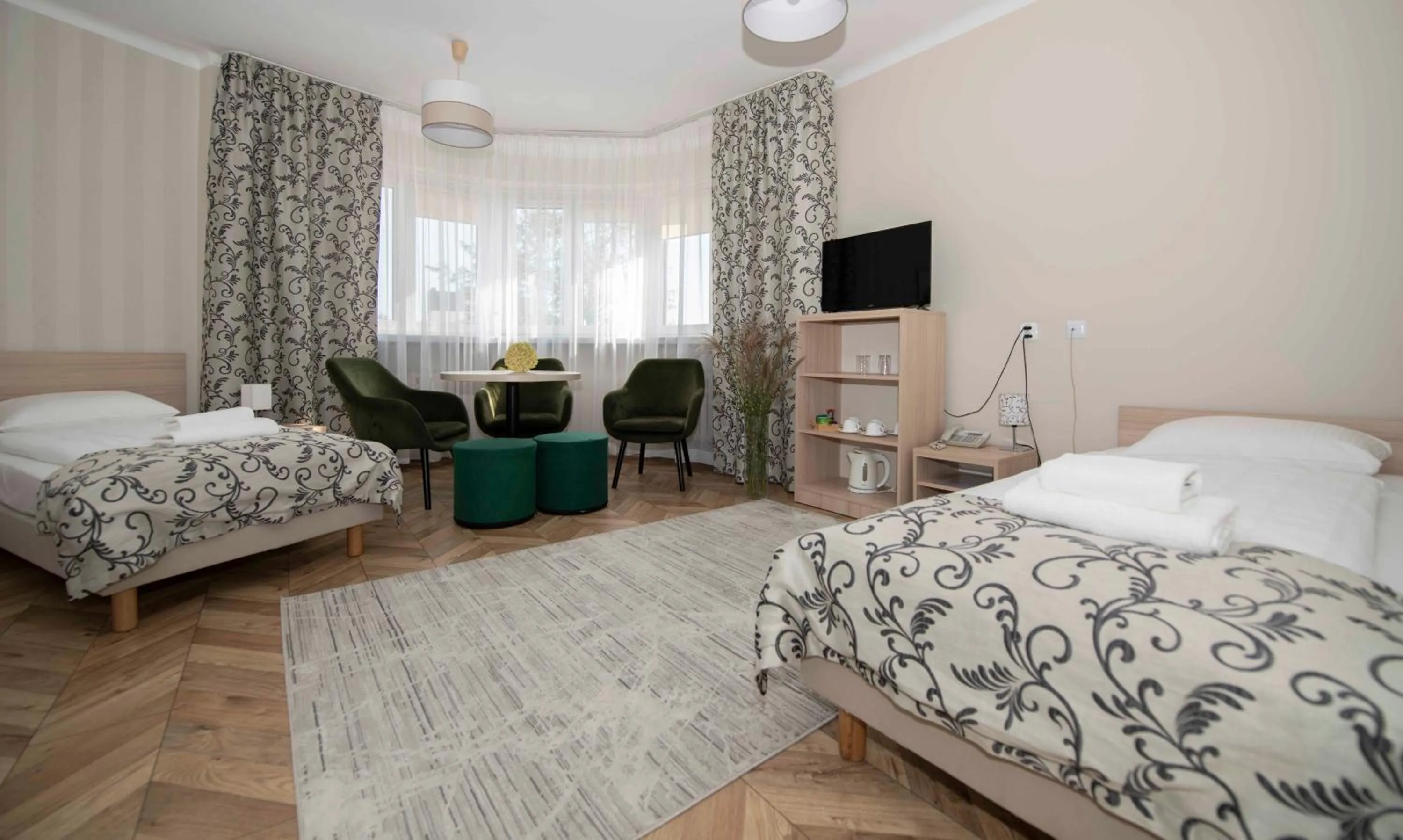 Seating area, Bed in Hotel Polonia