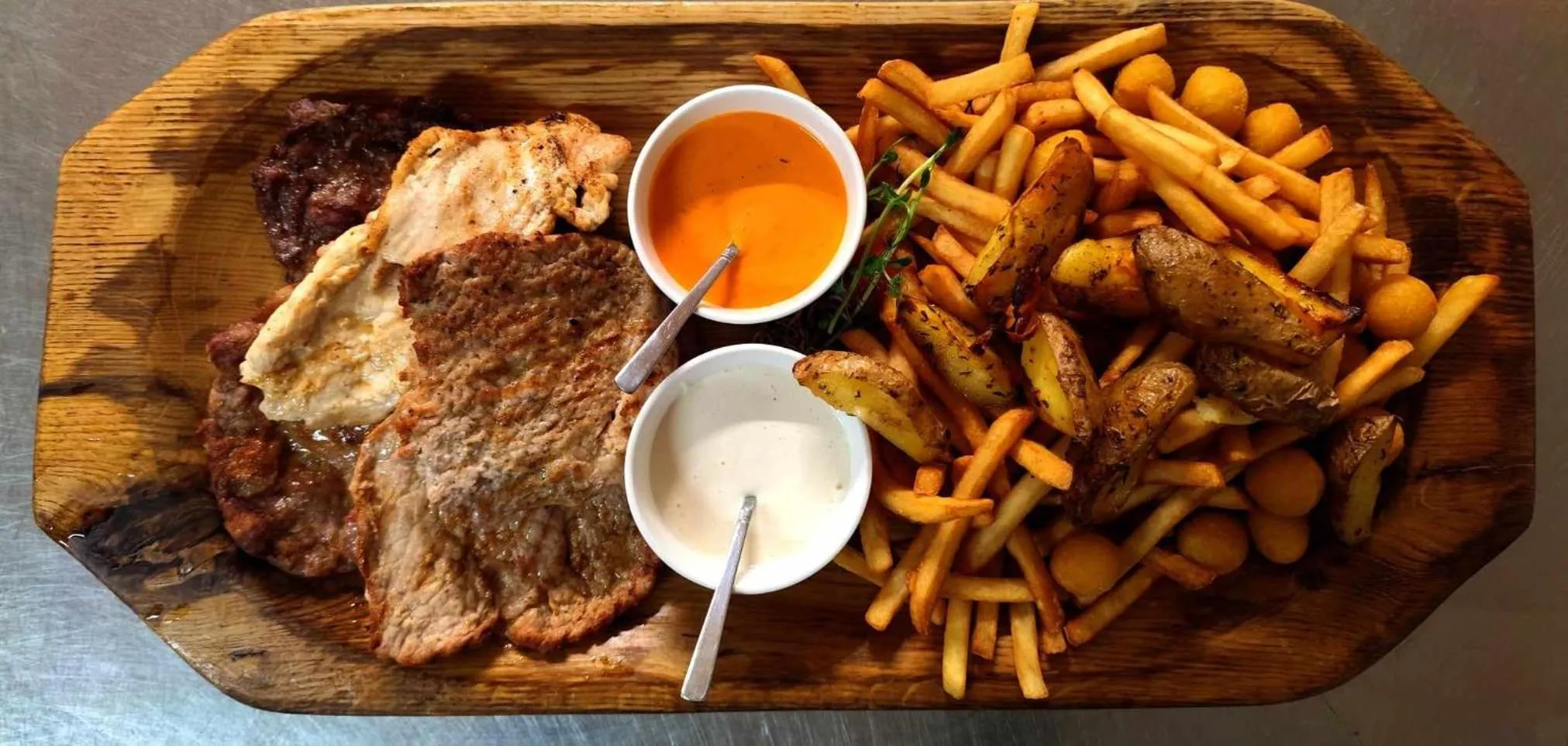 Restaurant/places to eat in Hotel Kasztel