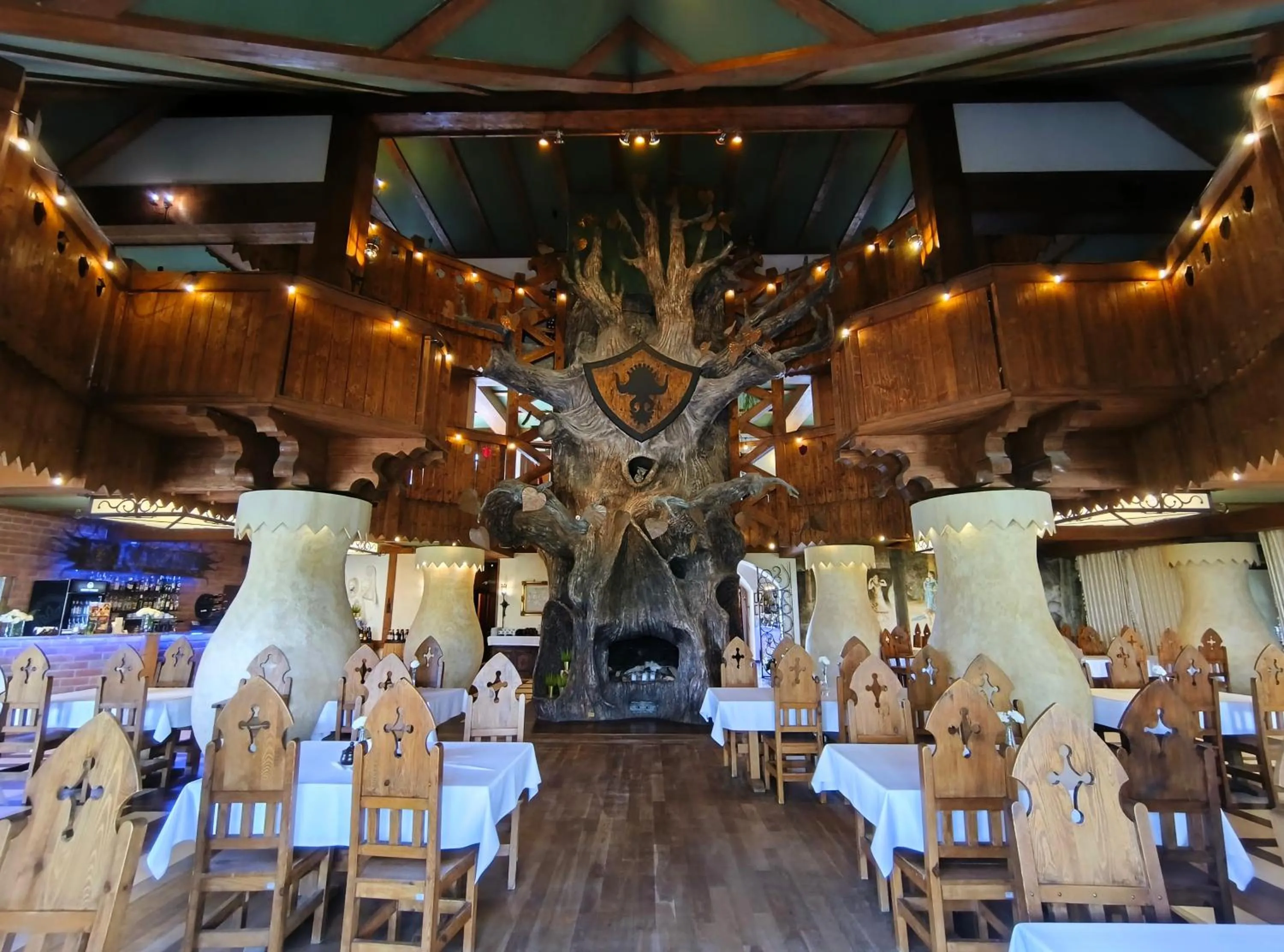 Restaurant/places to eat in Hotel Kasztel