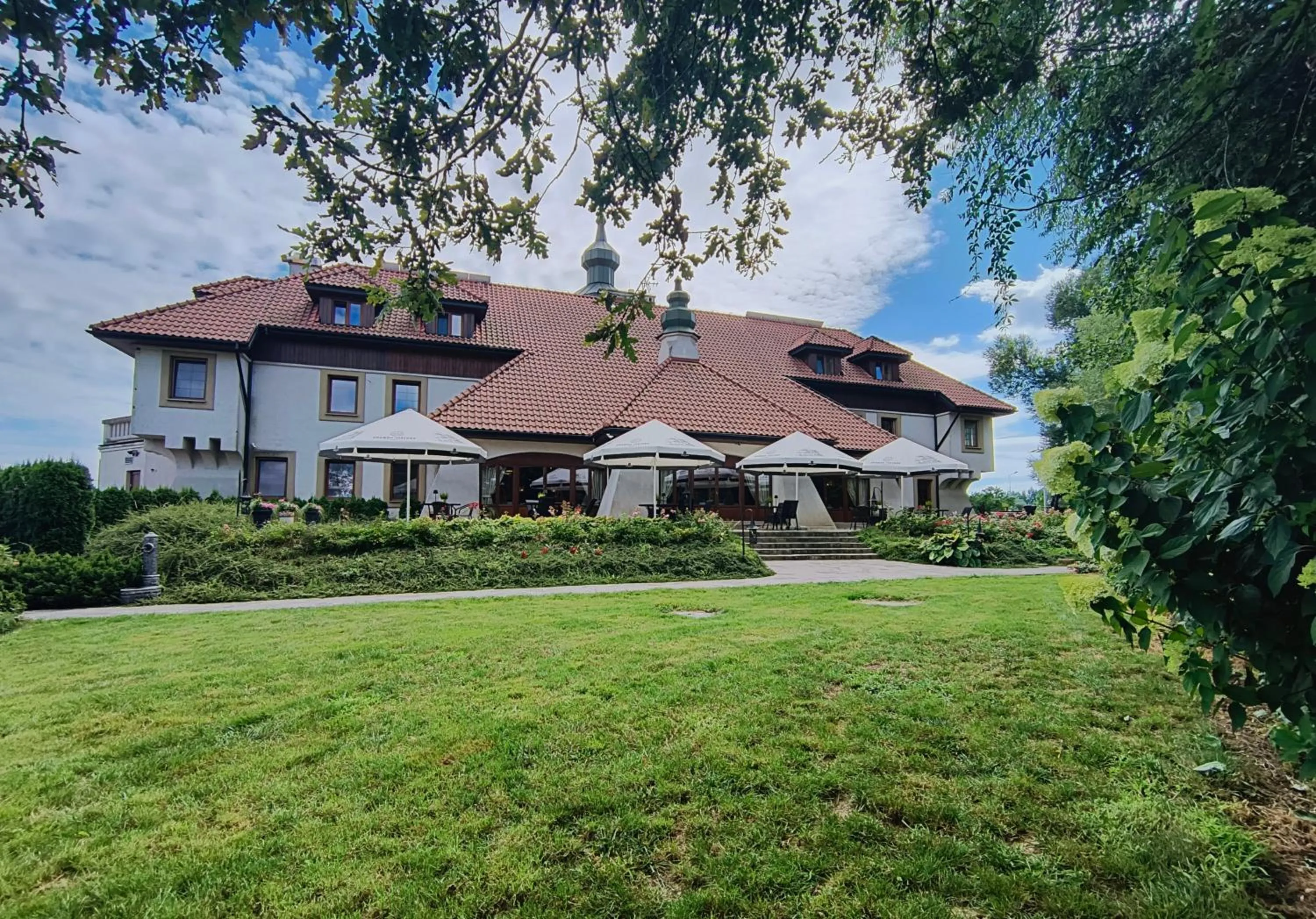 Property building in Hotel Kasztel