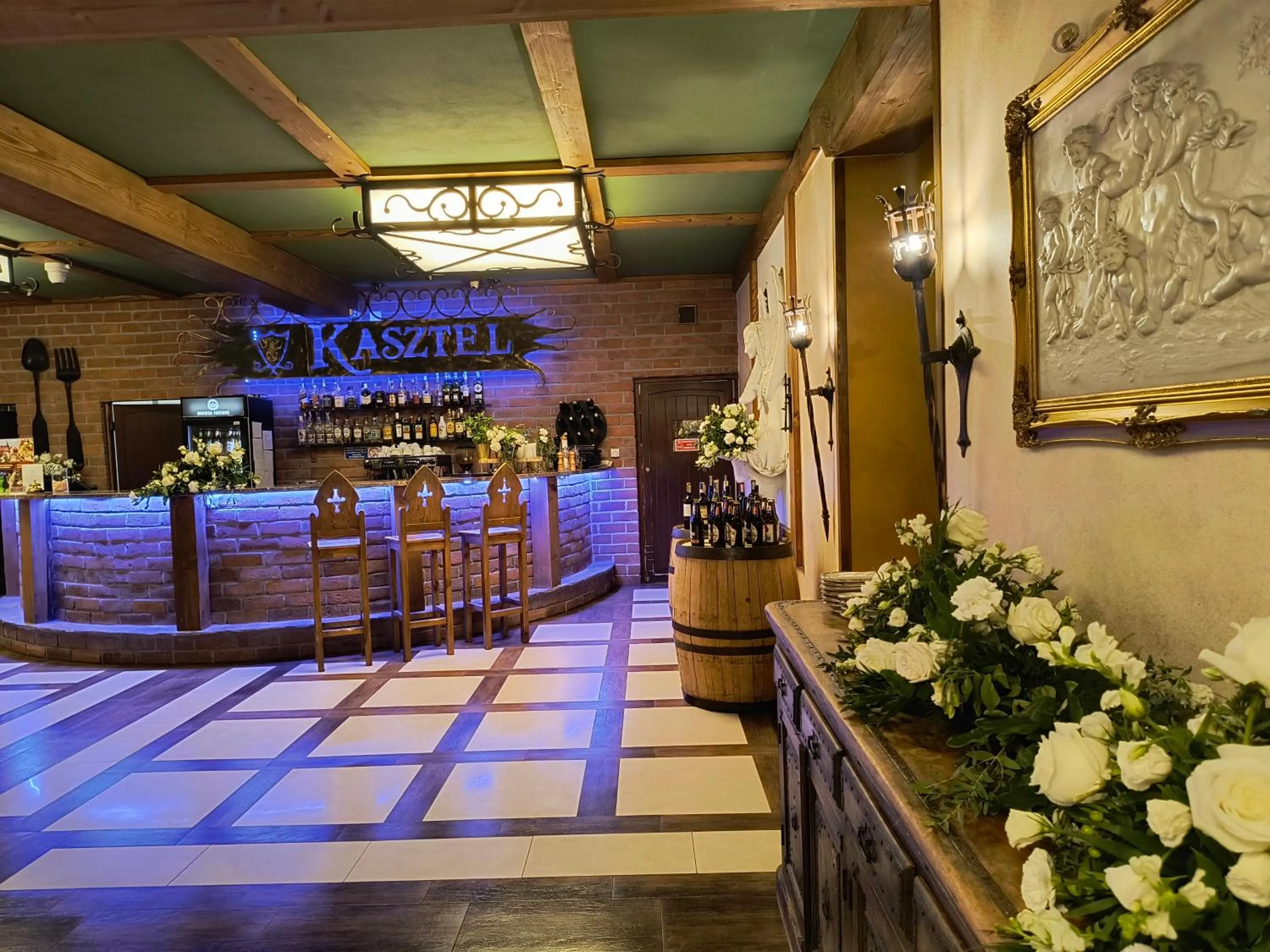 Restaurant/places to eat in Hotel Kasztel