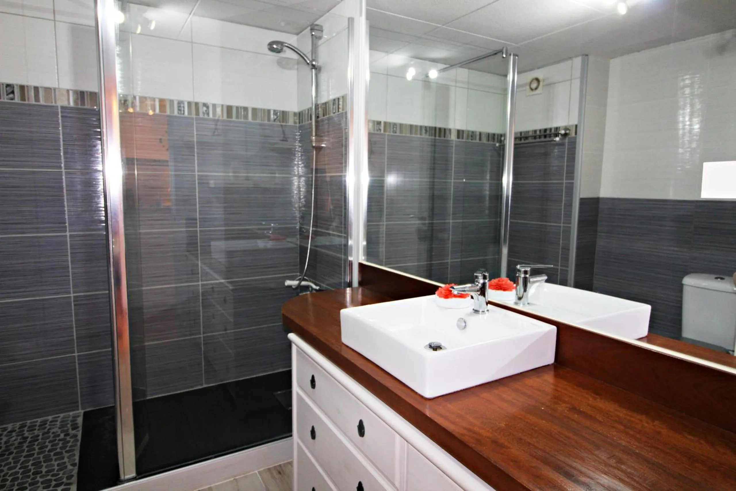 Bathroom in Apartamentos Alborada III