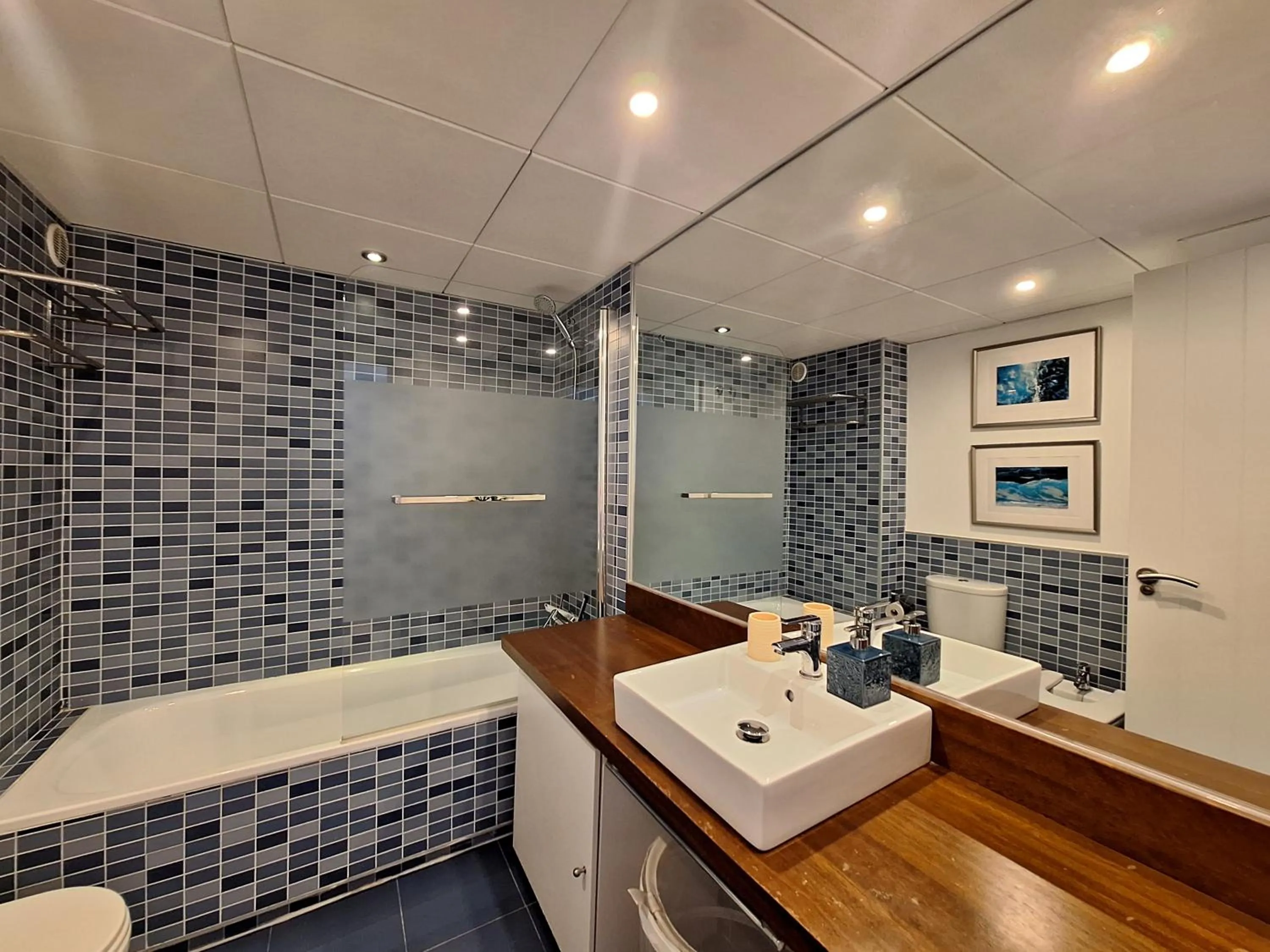 Bathroom in Apartamentos Alborada III