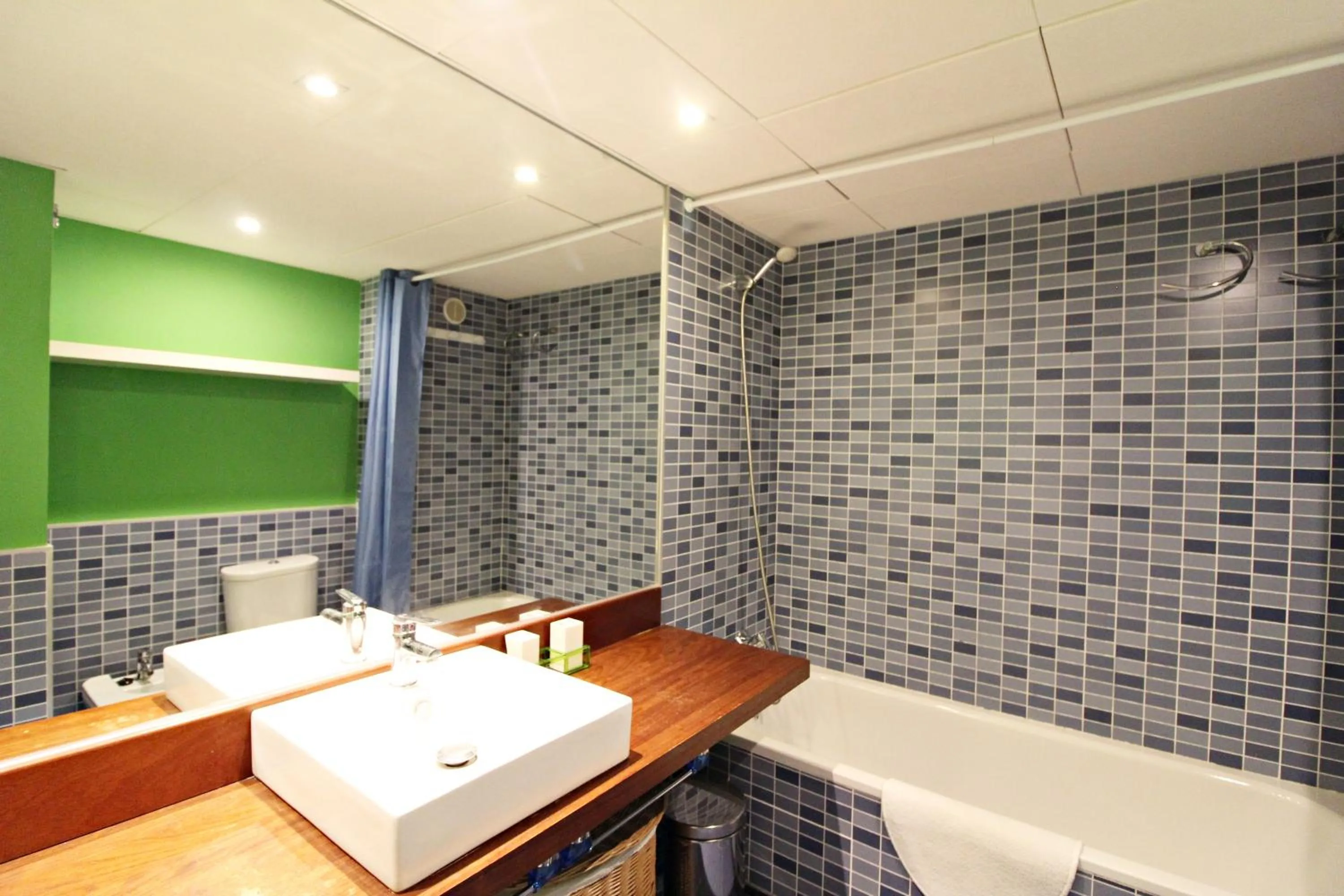 Bathroom in Apartamentos Alborada III