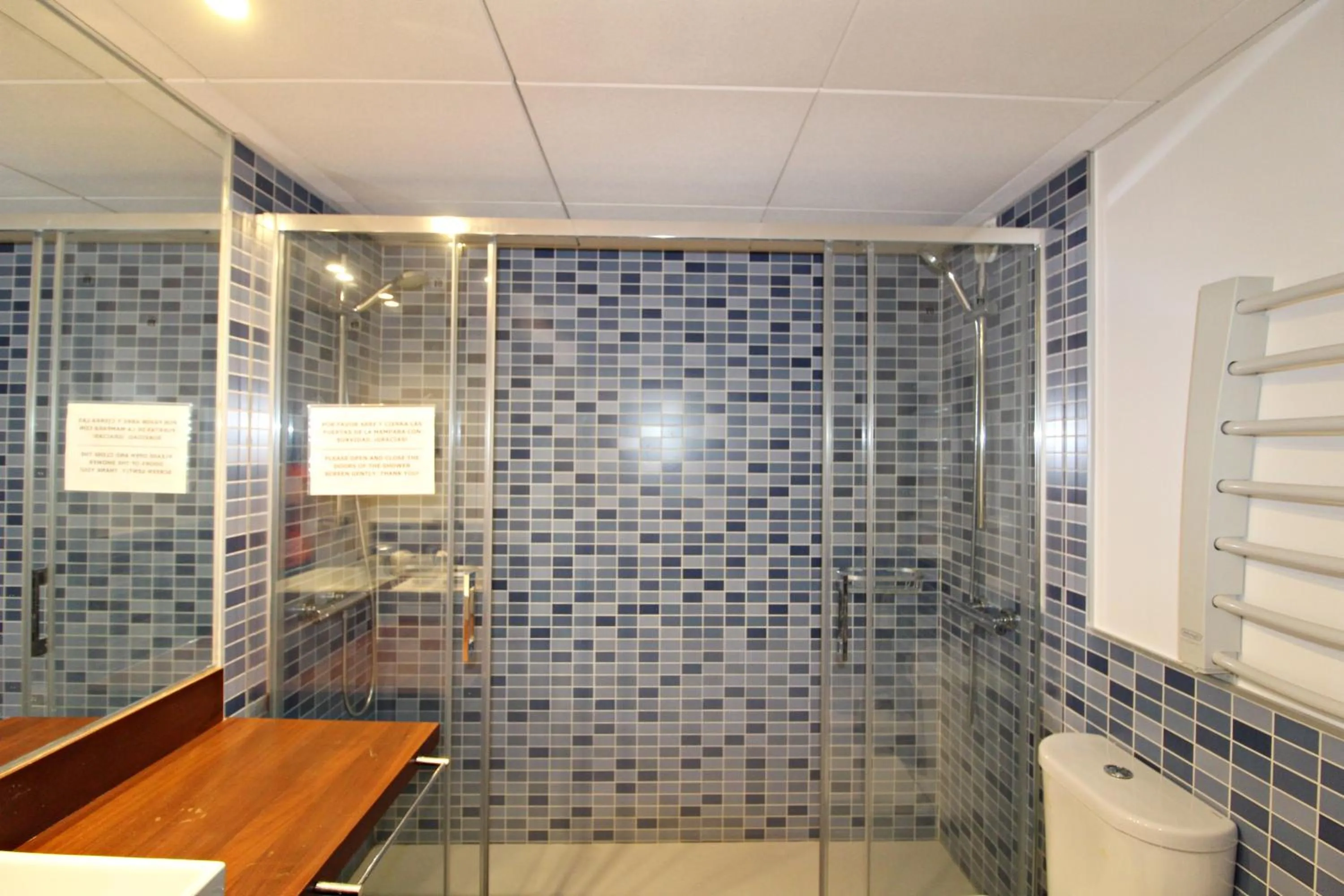 Bathroom in Apartamentos Alborada III