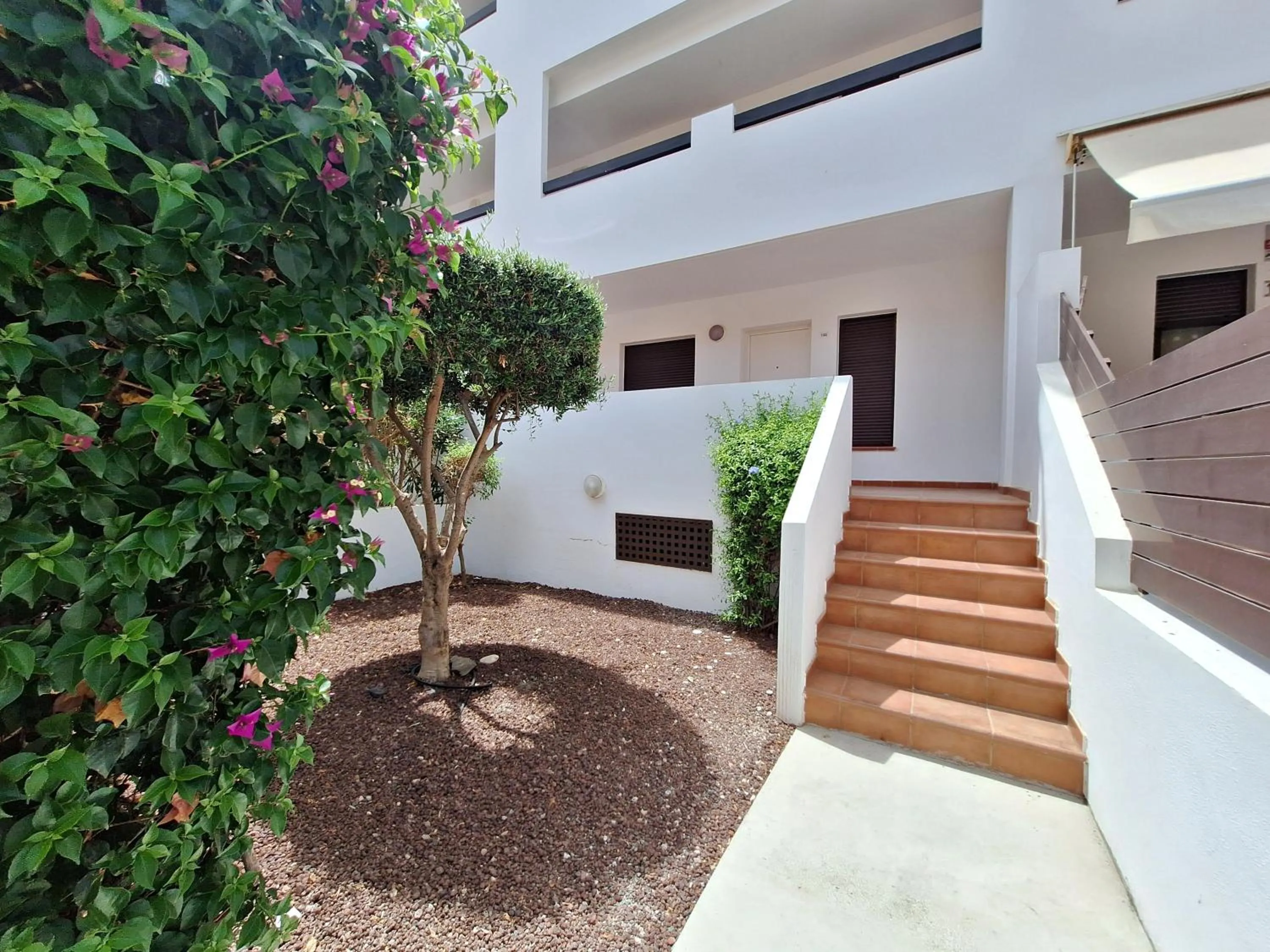 Property building in Apartamentos Alborada III