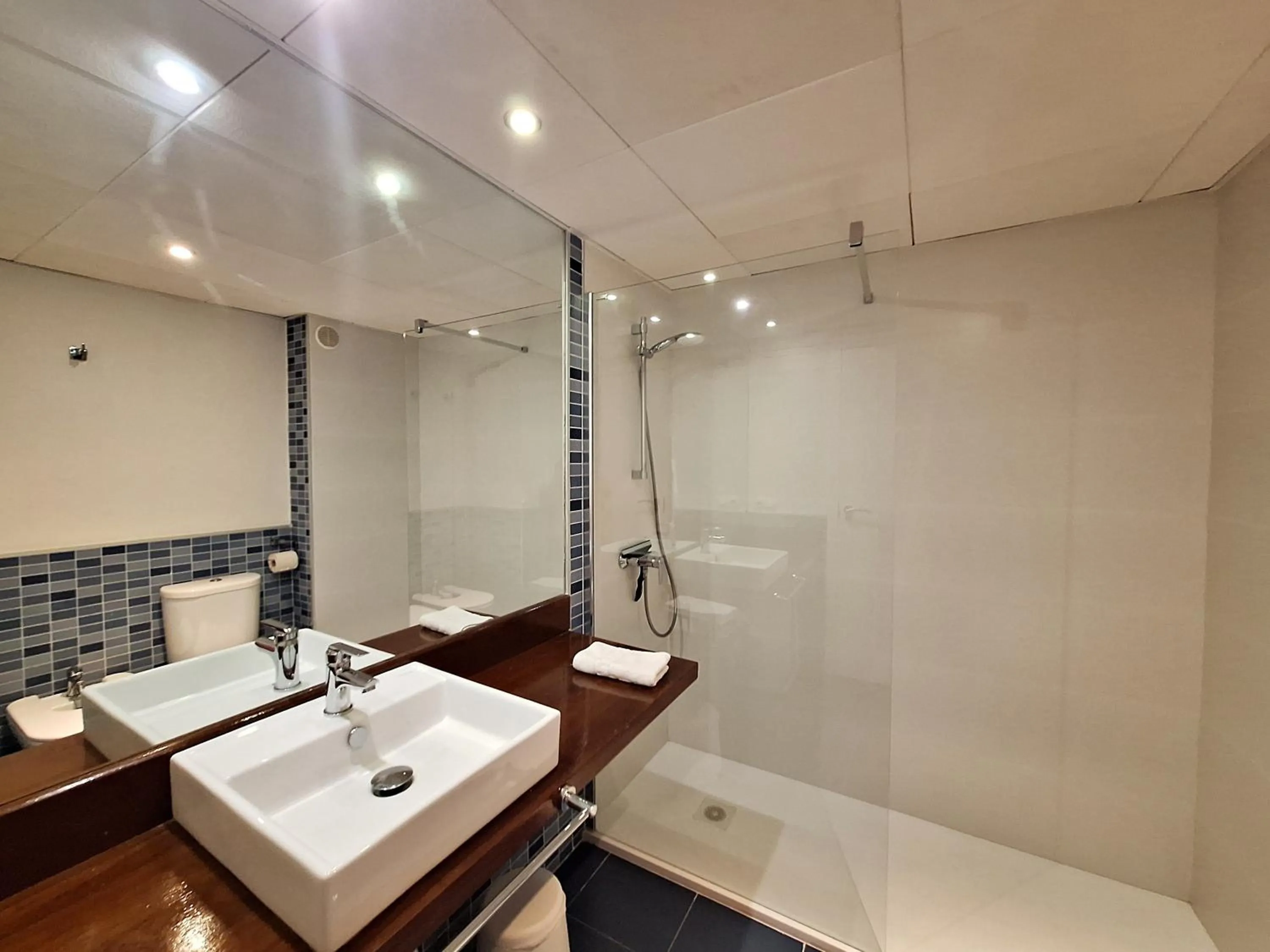 Shower in Apartamentos Alborada III