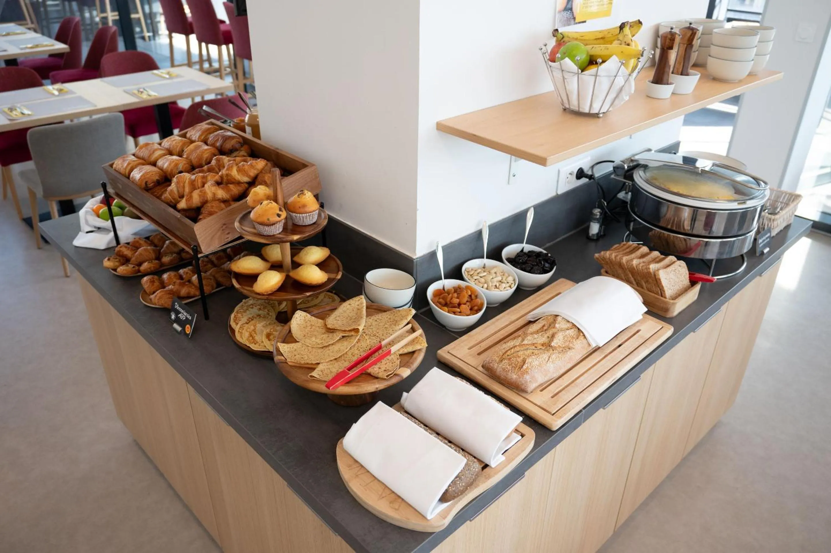 Buffet breakfast in Appart'Hotel Odalys City - Nantes Cité des congrès