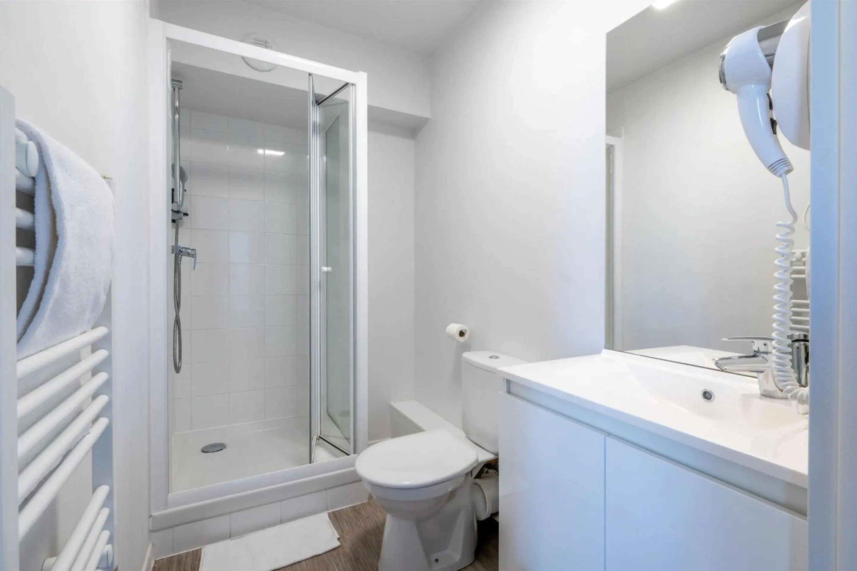 Bathroom in Appart'Hotel Odalys City - Nantes Cité des congrès Bathroom in Appart'Hotel Odalys City - Nantes Cité des congrès