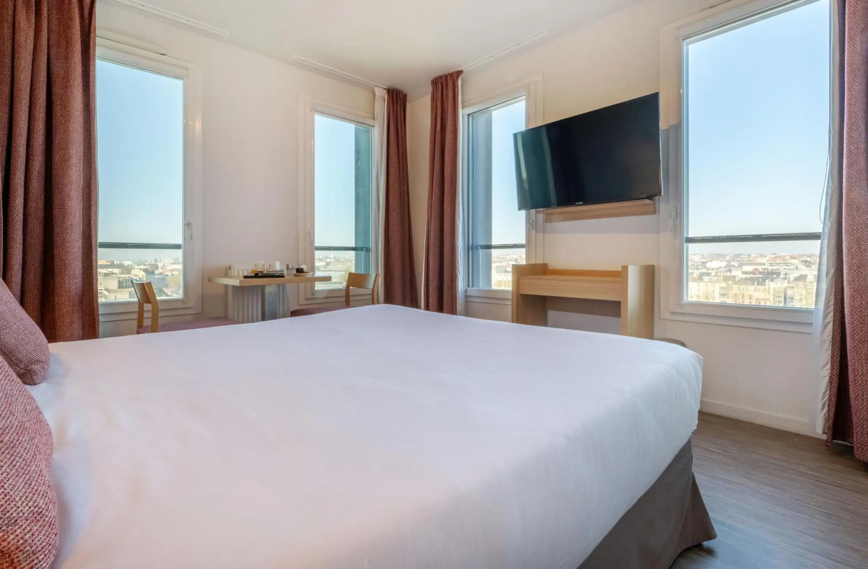 Bedroom, Bed in Appart'Hotel Odalys City - Nantes Cité des congrès Bedroom, Bed in Appart'Hotel Odalys City - Nantes Cité des congrès