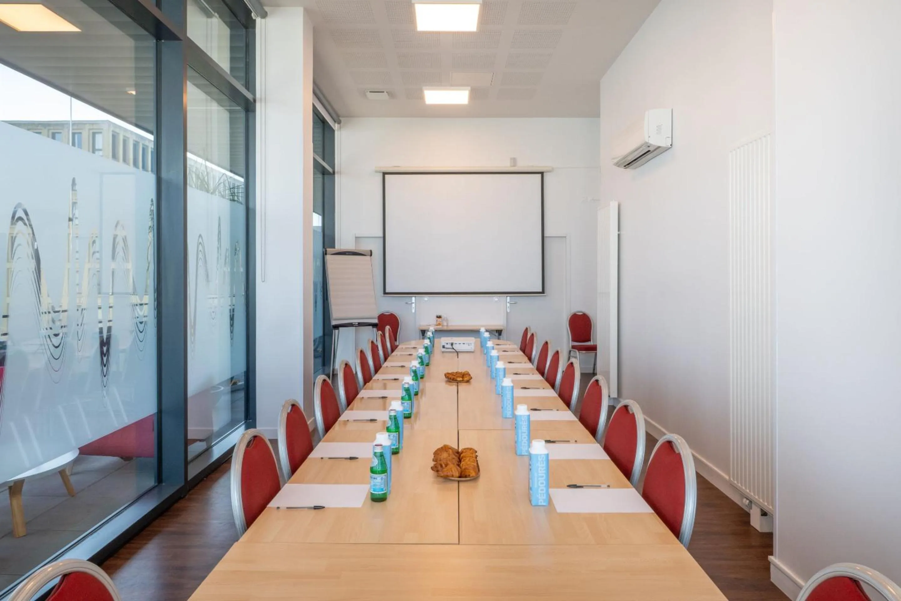 Meeting/conference room in Appart'Hotel Odalys City - Nantes Cité des congrès