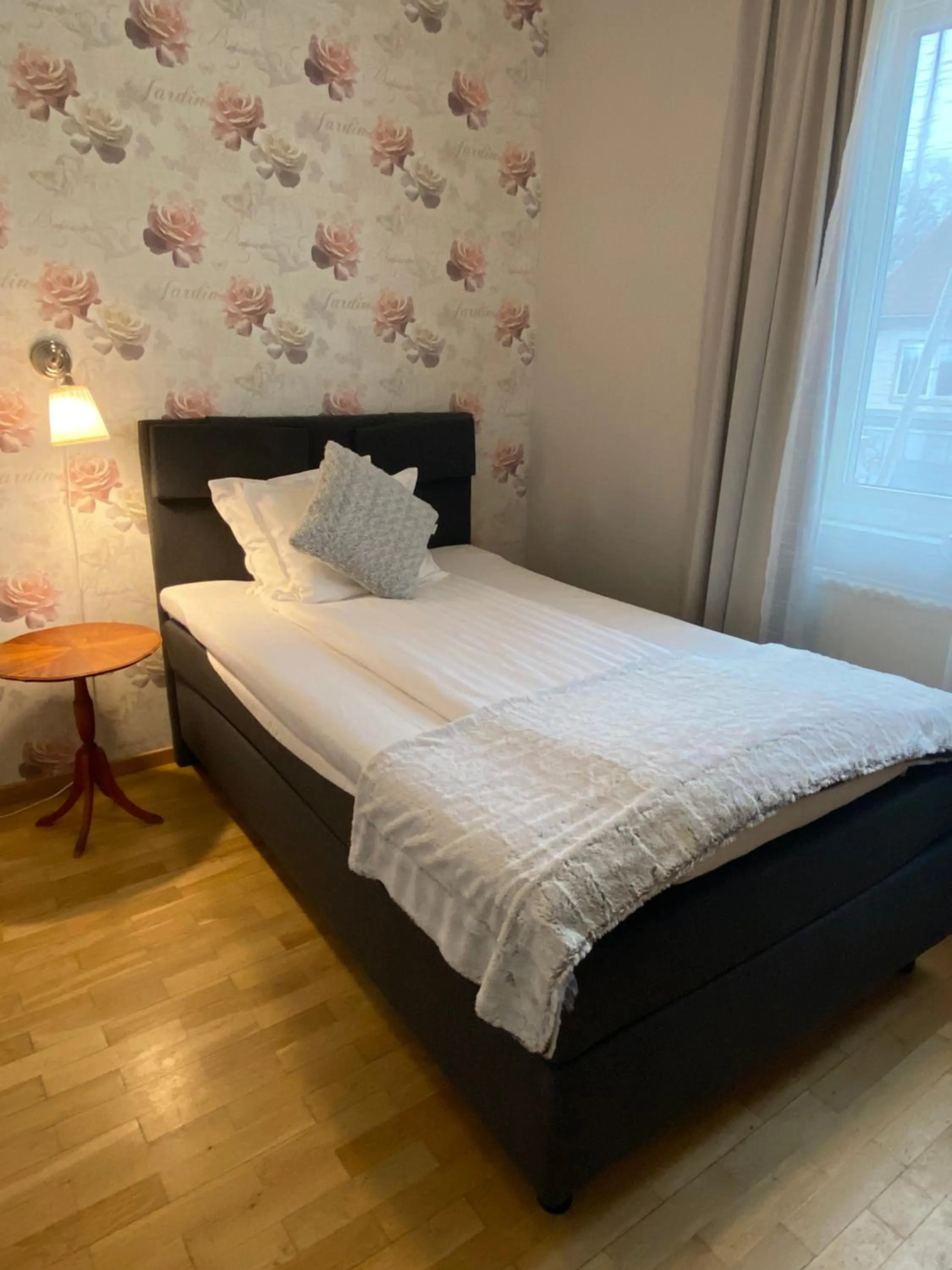 Bed in Smålandsstenar hotell