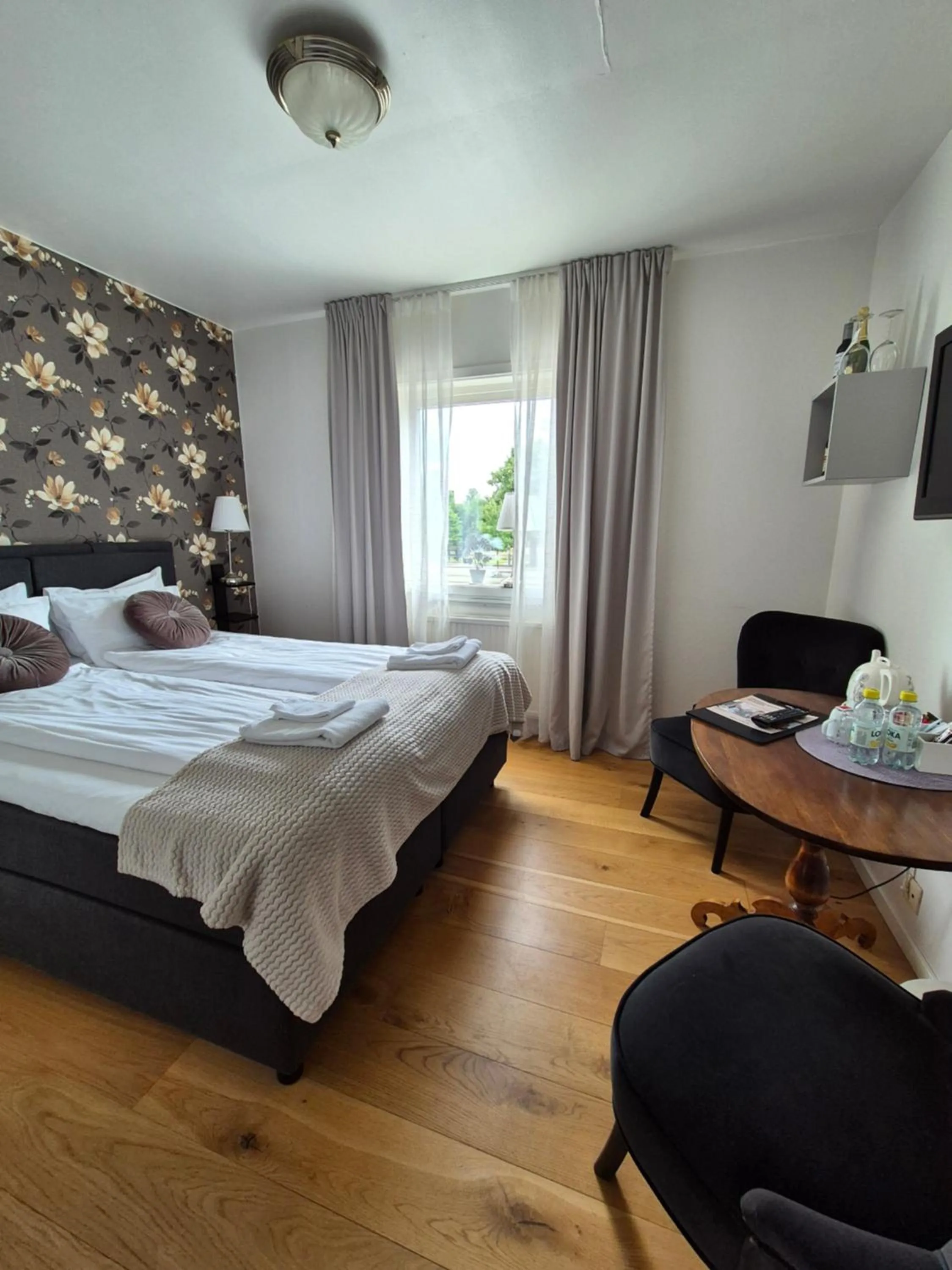 Bed in Smålandsstenar hotell