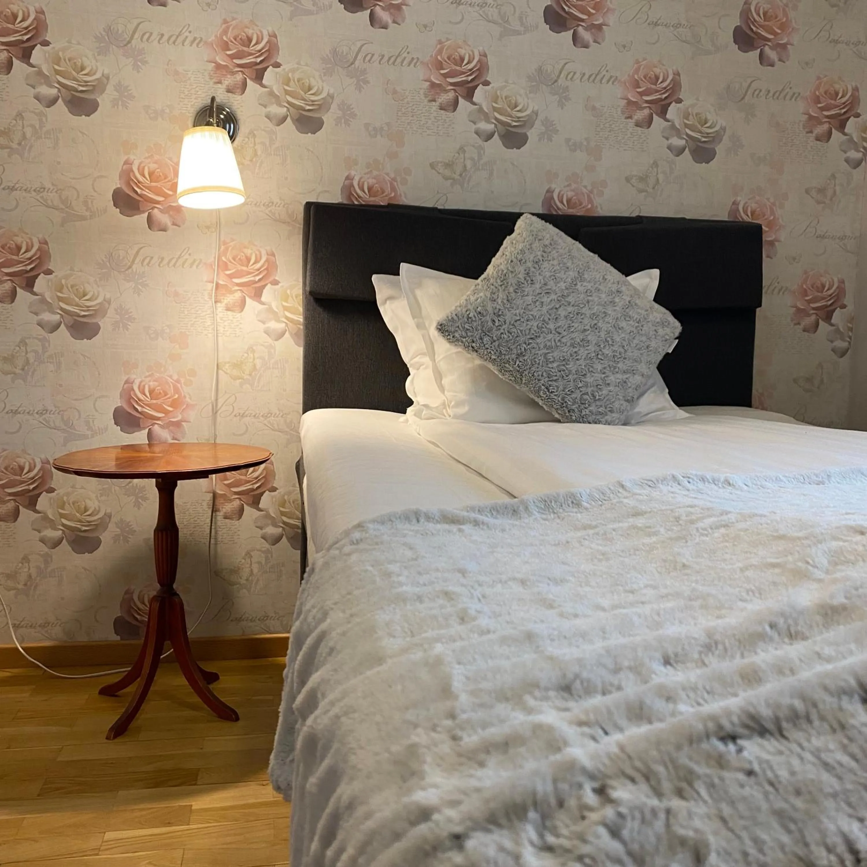 Bed in Smålandsstenar hotell