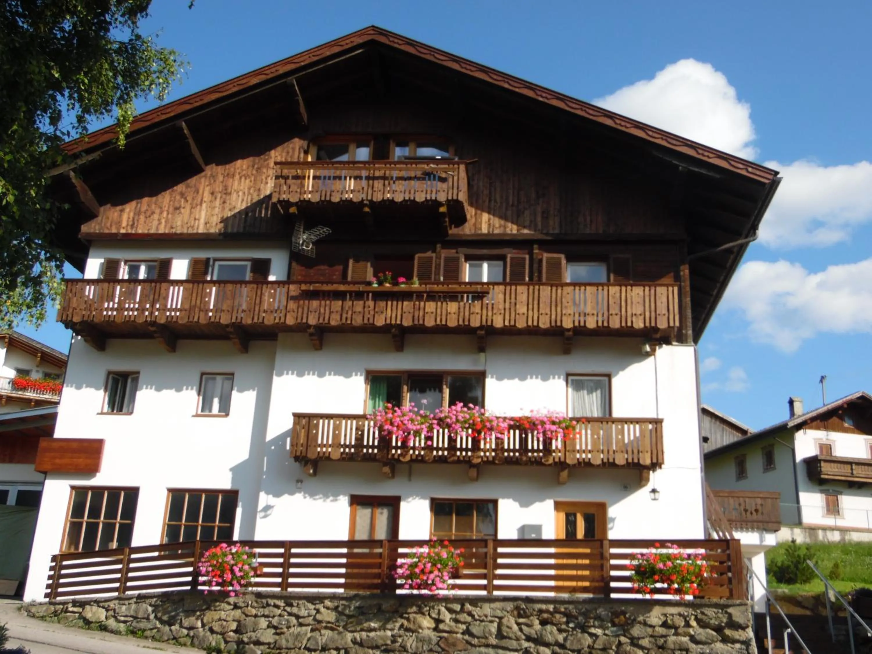 Facade/entrance in Bella Vista Lodge