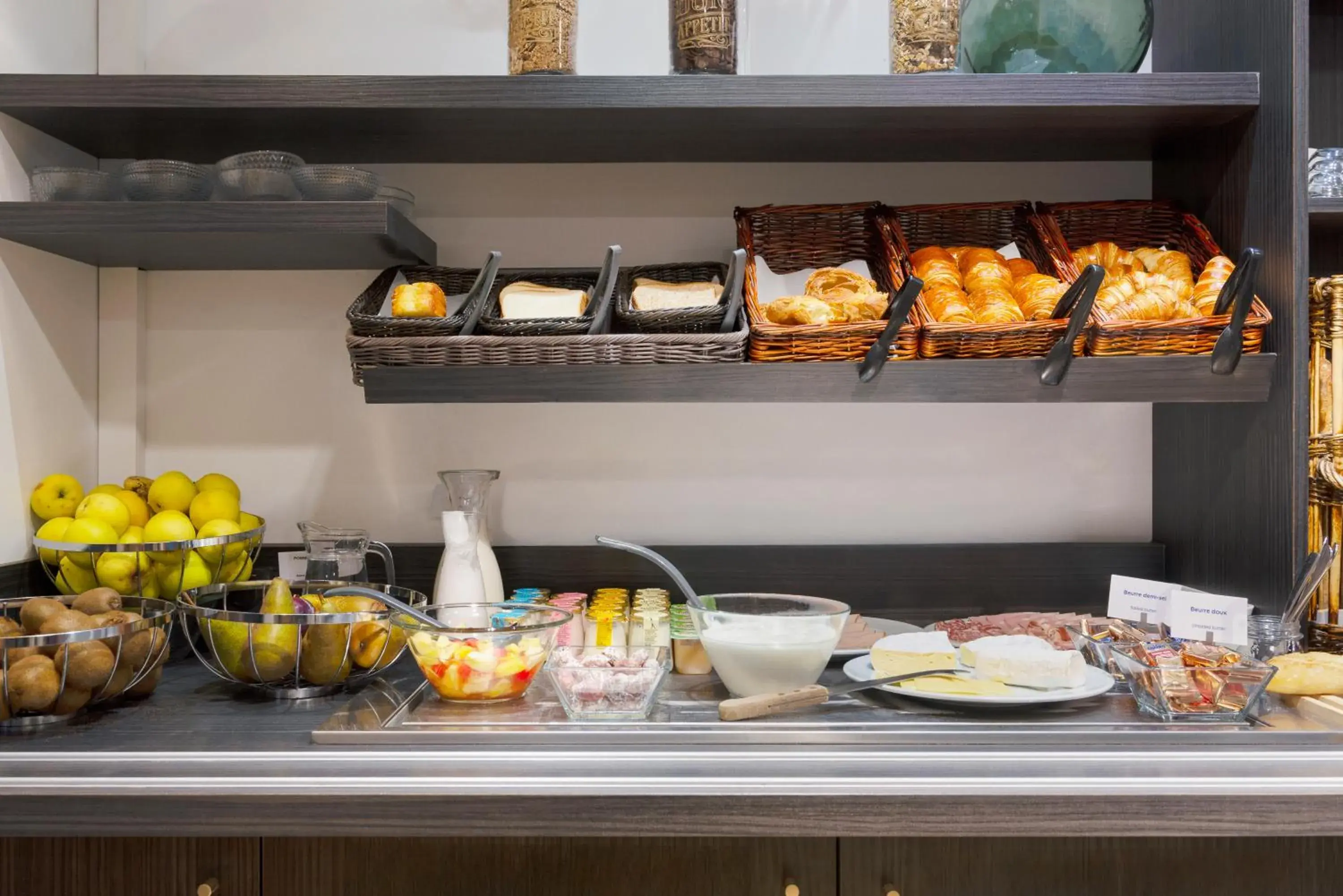 Buffet breakfast in Campanile Metz Nord - Talange Buffet breakfast in Campanile Metz Nord - Talange