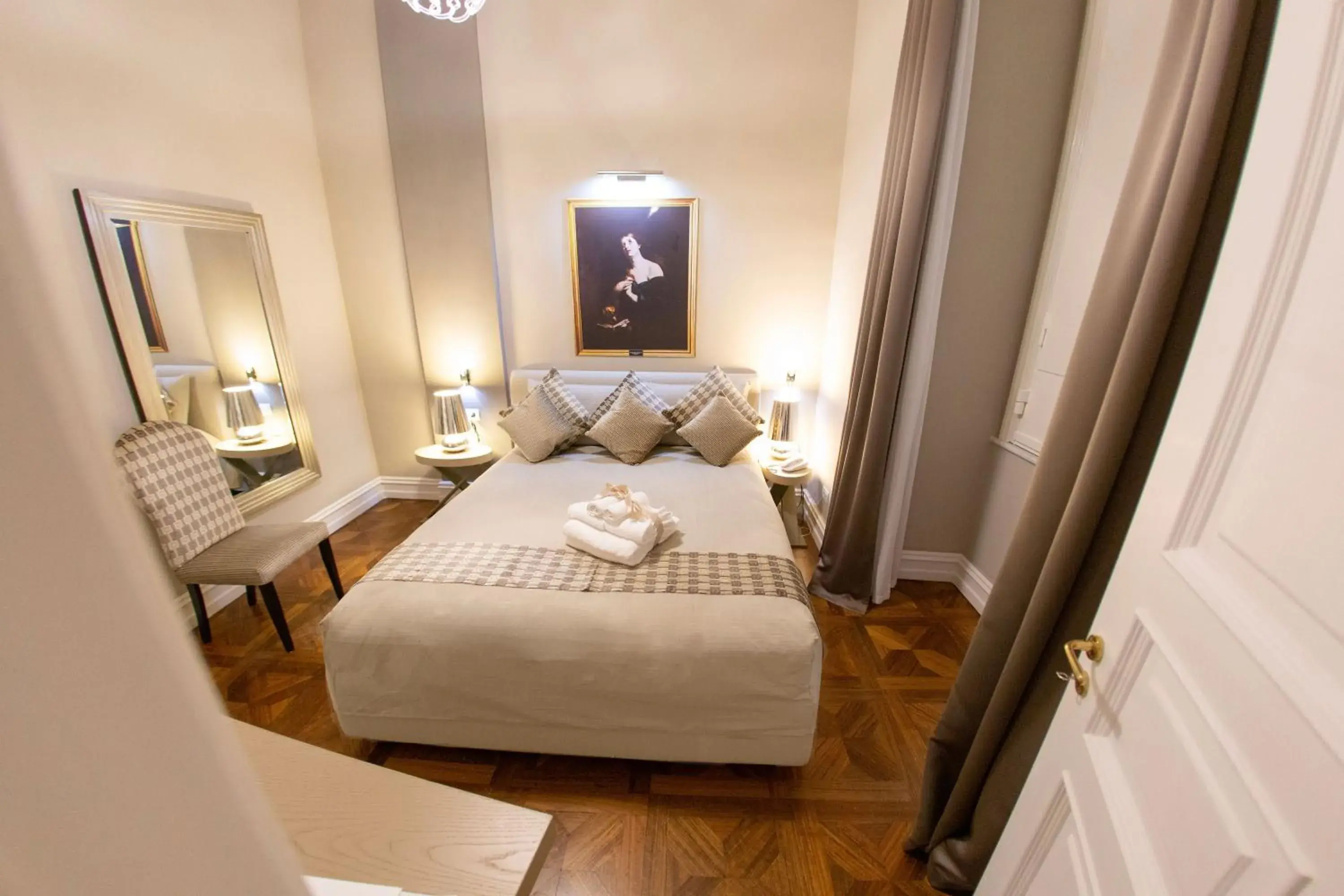 Standard Double Room in Leone Camere D'autore - CHIAIA Standard Double Room in Leone Camere D'autore - CHIAIA