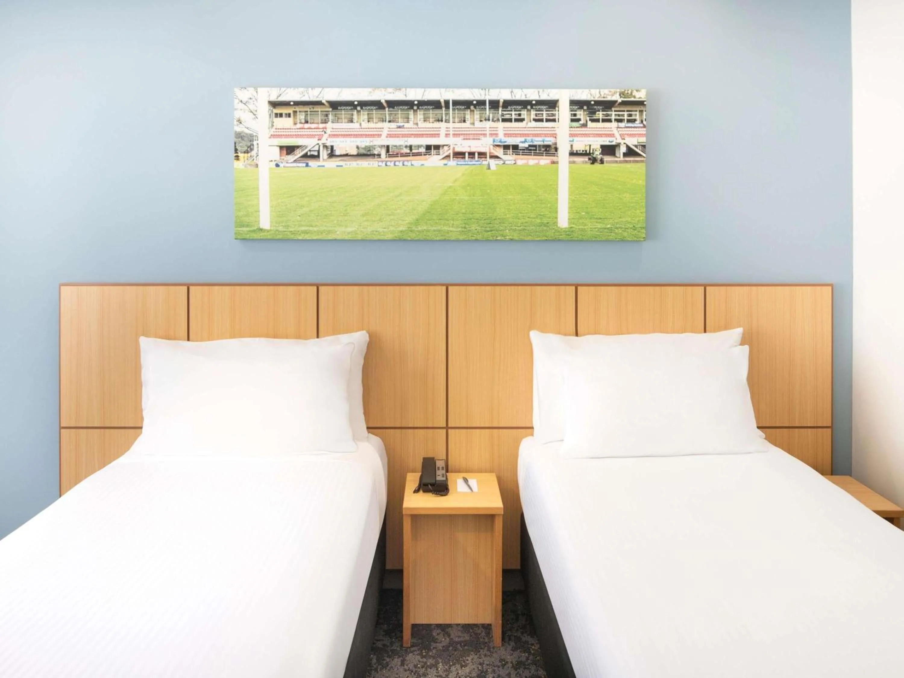 Bedroom, Bed in Mercure Sydney Manly Warringah