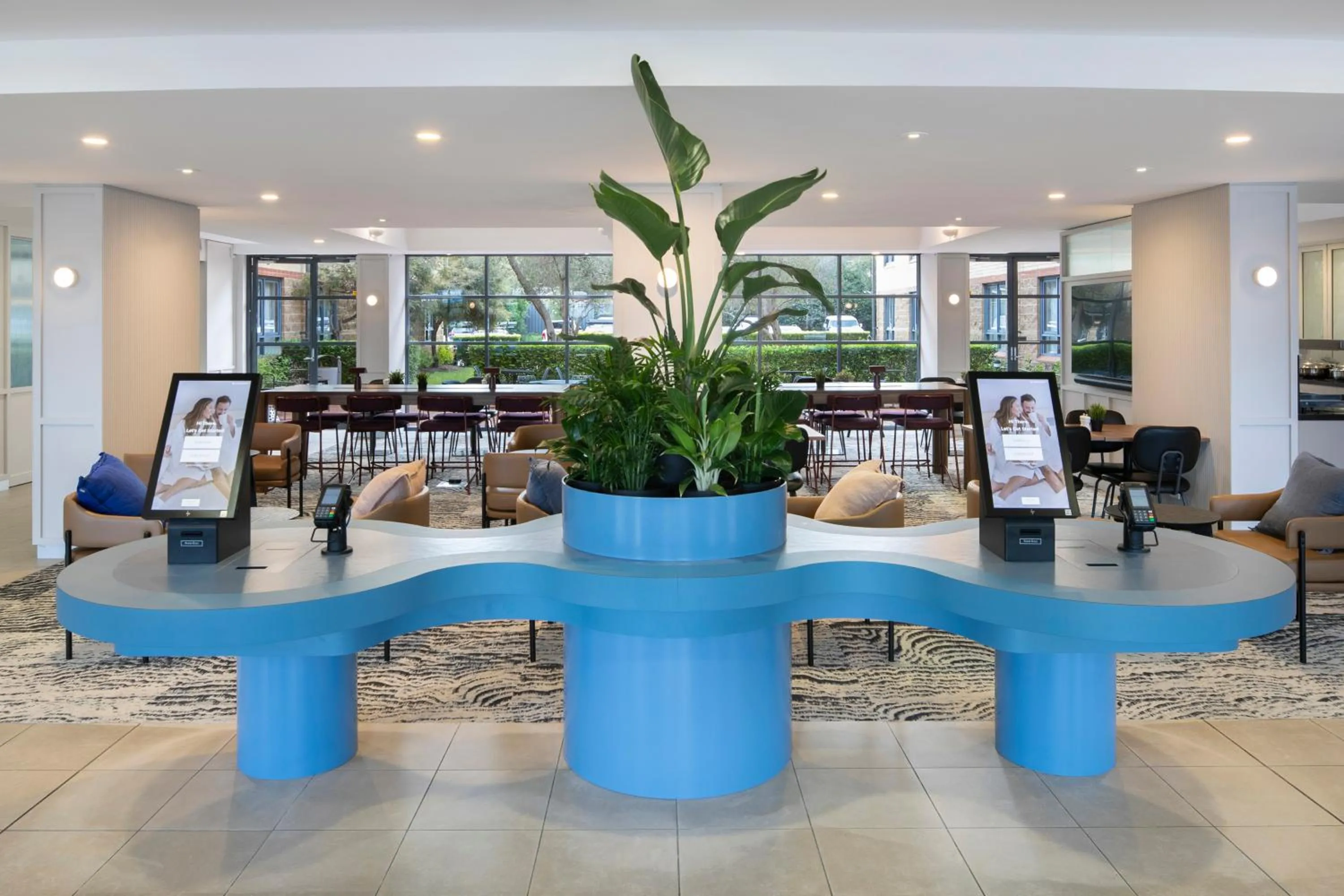Lobby or reception in Mercure Sydney Manly Warringah